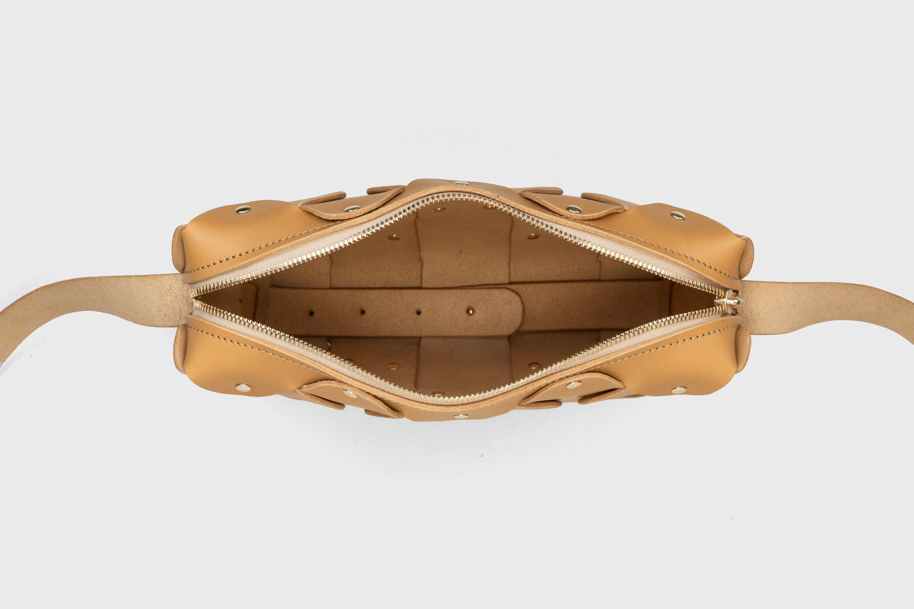 Sac Marlin-Marron-Cuir-Fermeture éclair-Bandoulière-Qualité haut de gamme-Atelier-Madre-Manuel Dreesmann - Barcelone - Espagne