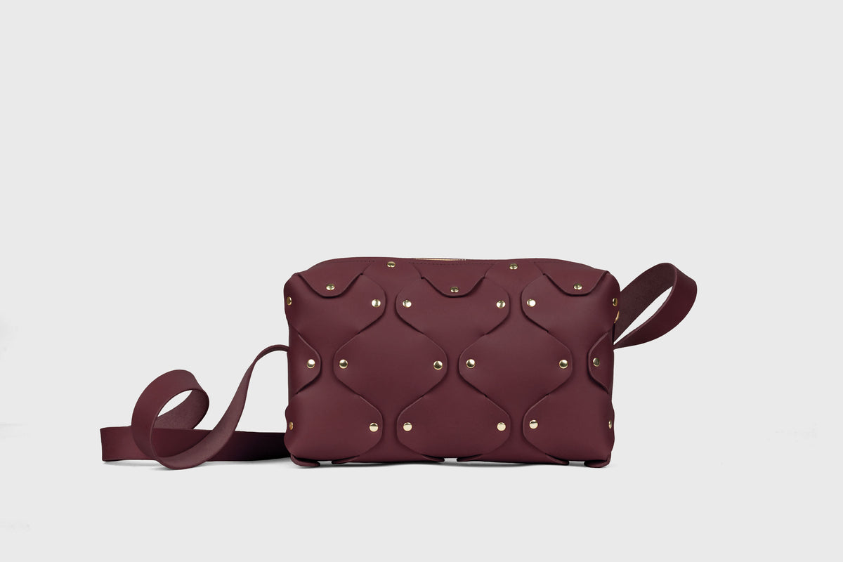 Marlin Bag Burgundy Leather Zipper Crossbody Premium Quality Atelier Madre Manuel Dreesmann Barcelona Spain 5