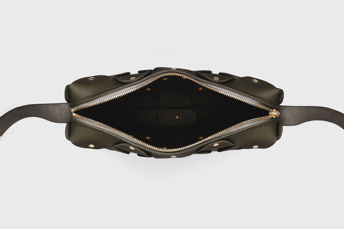 Marlin Bag Olive Green Color Leather Zipper Crossbody Premium Quality Atelier Madre Manuel Dreesmann Barcelona Spain 5