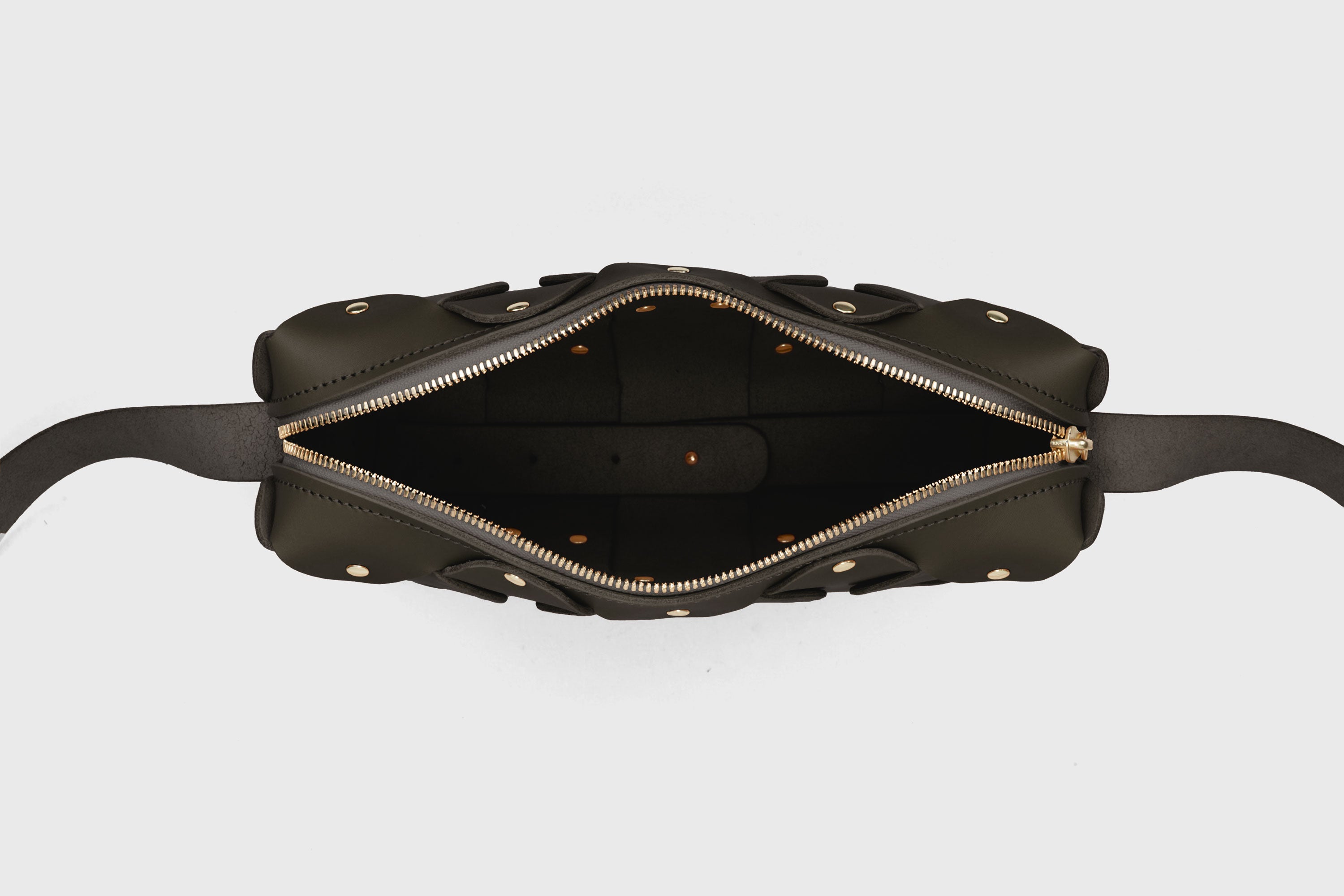 Sac en cuir Marlin, vert olive, rivets en laiton de qualité, pochette carrée minimaliste à fermeture éclair, sac à bandoulière, pochette de soirée, sac d'atelier Madre Manuel Dreesmann Barcelone