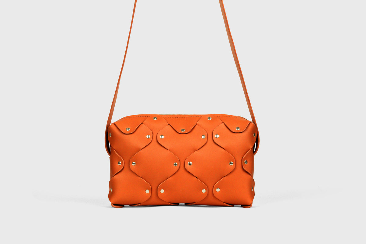 Marlin Bag Orange Color Leather Zipper Crossbody Premium Quality Atelier Madre Manuel Dreesmann Barcelona Spain 2