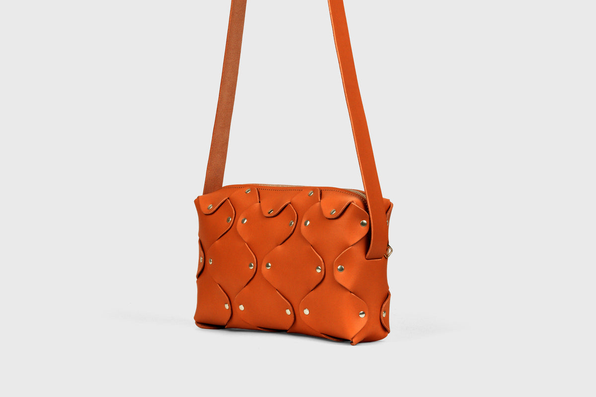 Marlin Bag Orange Color Leather Zipper Crossbody Premium Quality Atelier Madre Manuel Dreesmann Barcelona Spain 3