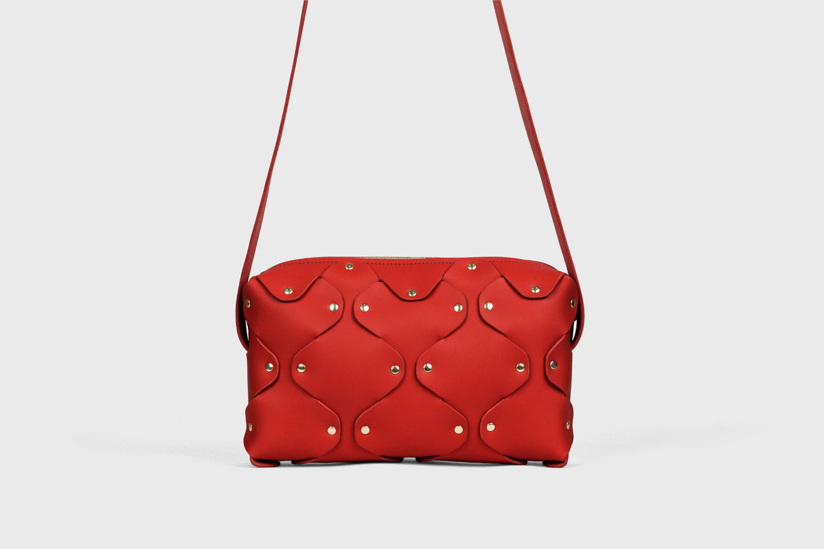 Marlin Bag Red Color Leather Zipper Crossbody Premium Quality Atelier Madre Manuel Dreesmann Barcelona Spain 2
