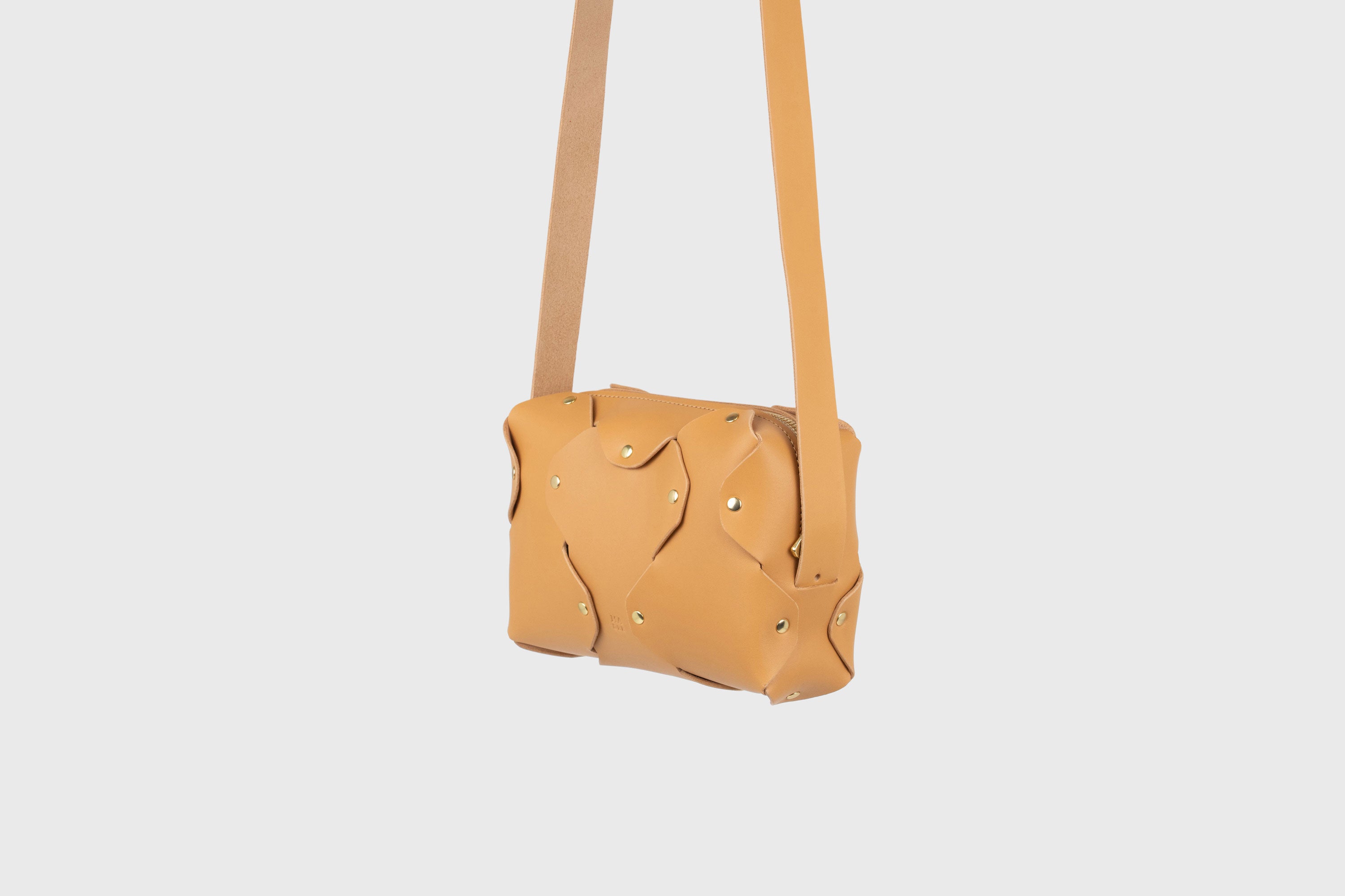 Marlin Leather Bag Brown Color Premium Quality Minimalist Design Atelier Madre Manuel Dreesmann Barcelona Spain