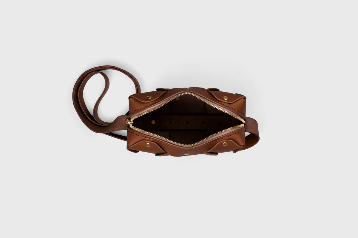 Marlin Leather Bag Dark Brown Color Leather Atelier Madre Manuel Dreesmann Barcelona Spain 5
