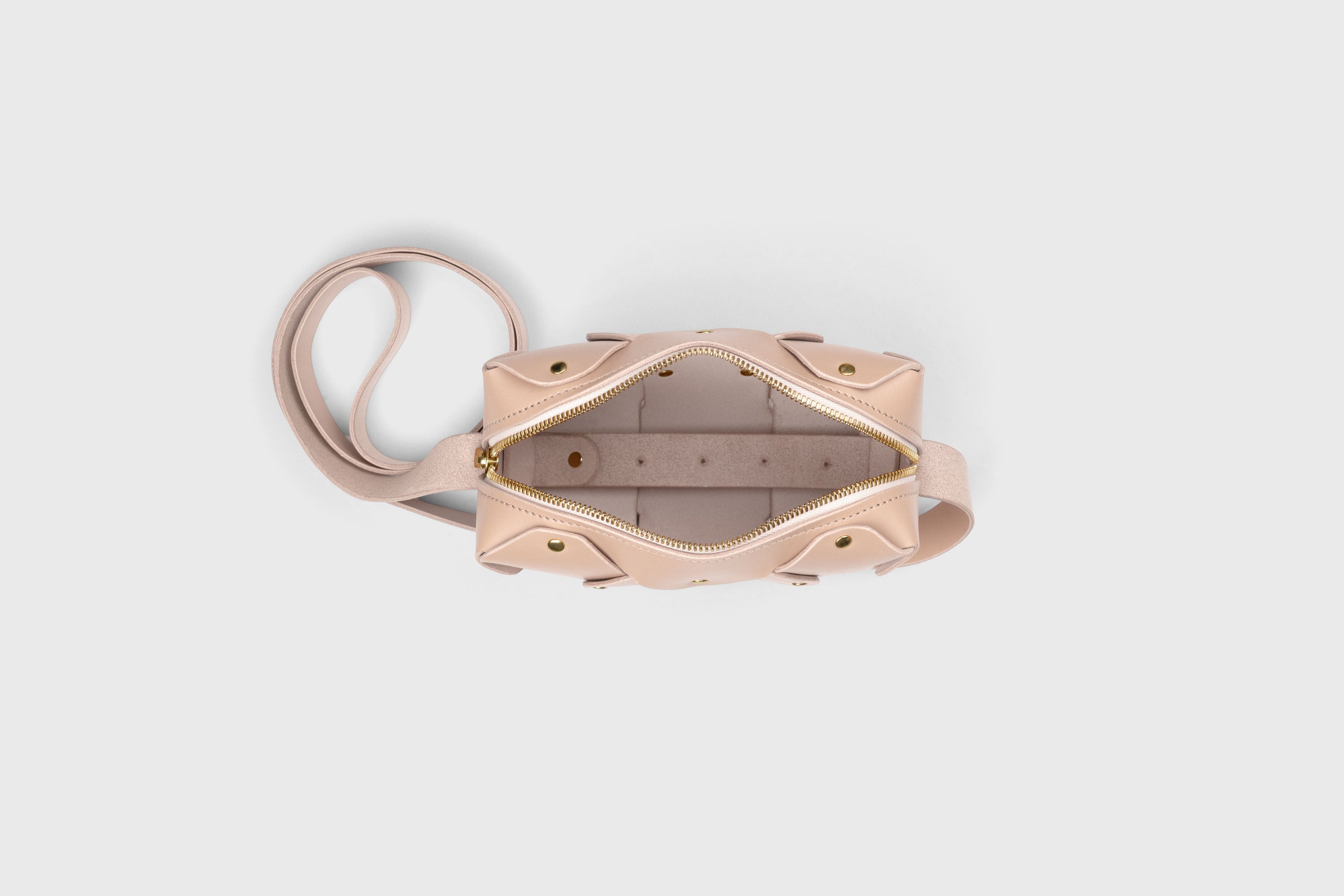 Marlin Leather Bag Natural Color Premium Quality Minimalist Design Atelier Madre Manuel Dreesmann Barcelona Spain