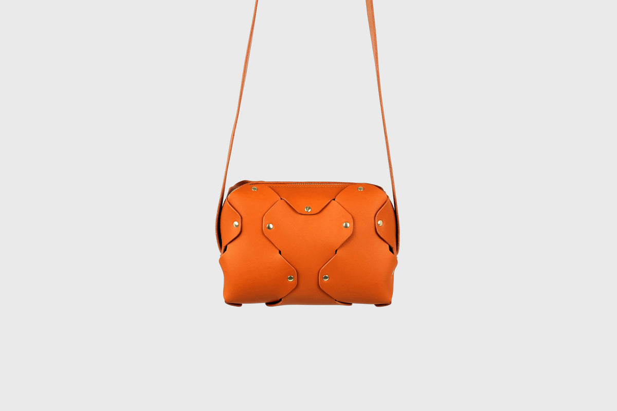 Marlin Leather Bag Orange Color Leather Atelier Madre Manuel Dreesmann Barcelona Spain 3