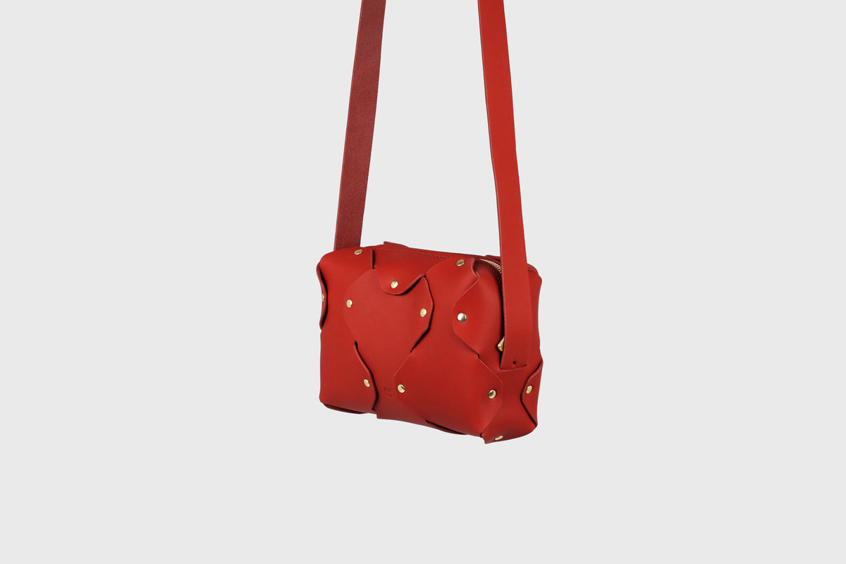 Marlin Leather Bag Red Color Leather Atelier Madre Manuel Dreesmann Barcelona Spain 4