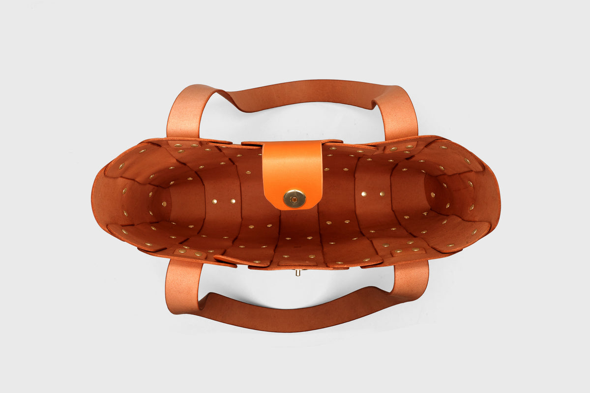 Marlin Tote Bag Orange Color Leather Atelier Madre Manuel Dreesmann Barcelona Spain 4