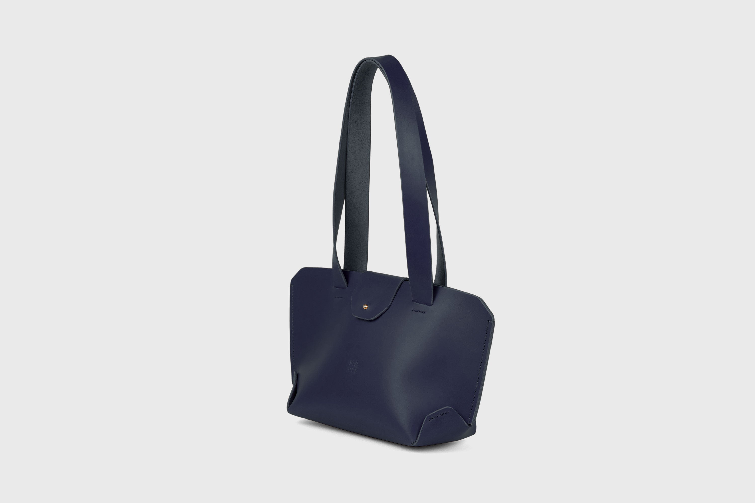 Medium Tote Bag Marine Blue Color Leather Premium Quality Minimalist Modern Design Atelier Madre Manuel Dreesmann Barcelona Spain