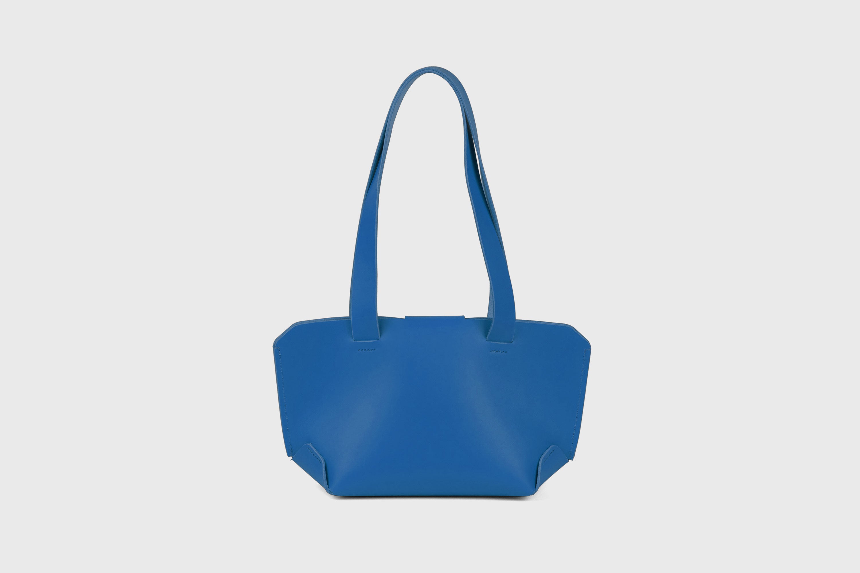 Medium Tote Bag Royal Blue Color Leather Premium Quality Minimalist Modern Design Atelier Madre Manuel Dreesmann Barcelona Spain