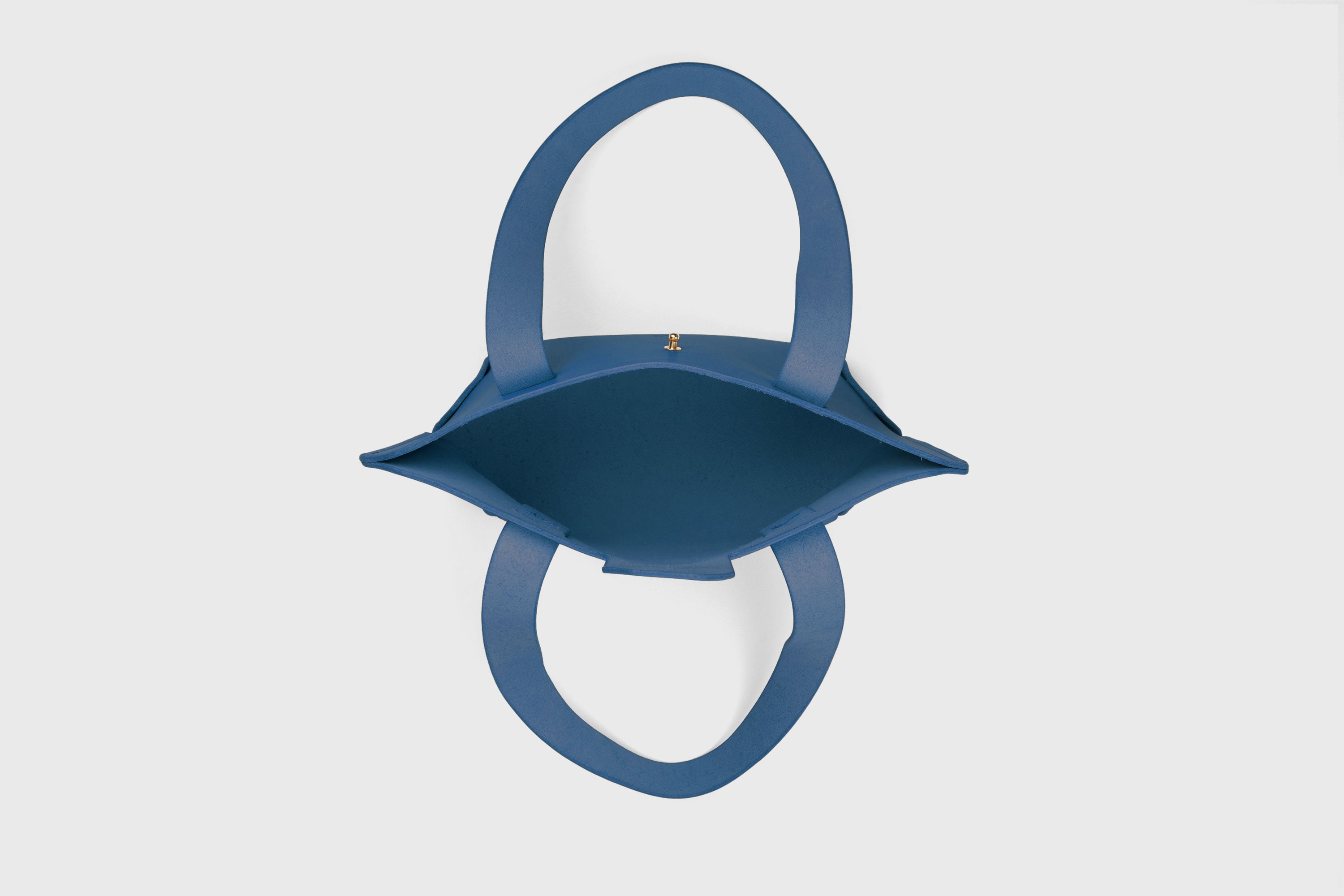 Medium Tote Bag Royal Blue Color Leather Premium Quality Minimalist Modern Design Atelier Madre Manuel Dreesmann Barcelona Spain