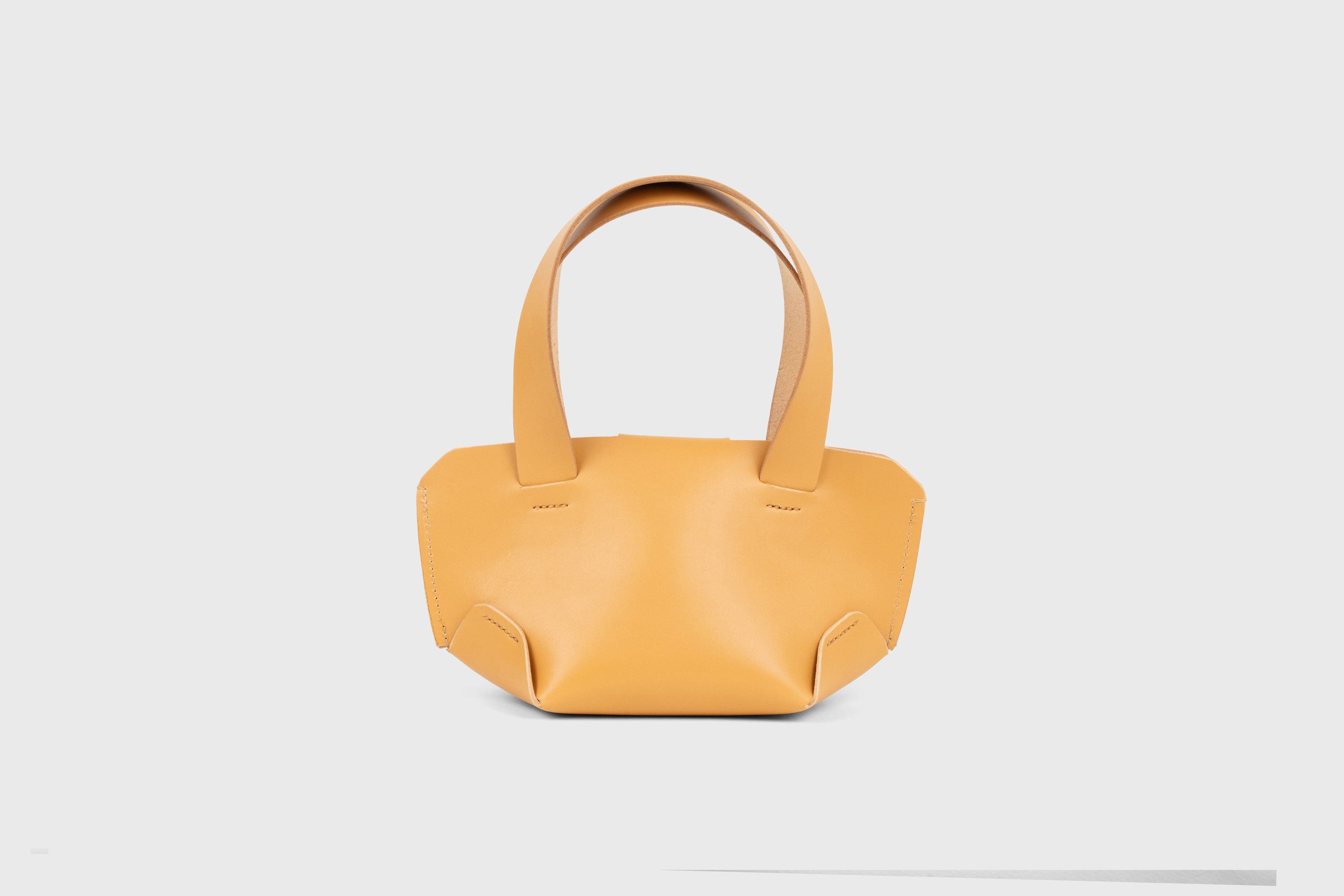 Mini Tote Bag Brown Color Leather Handbag Small Modern Minimalist Design Premium Quality Atelier Madre Manuel Dreesmann Barcelona Spain