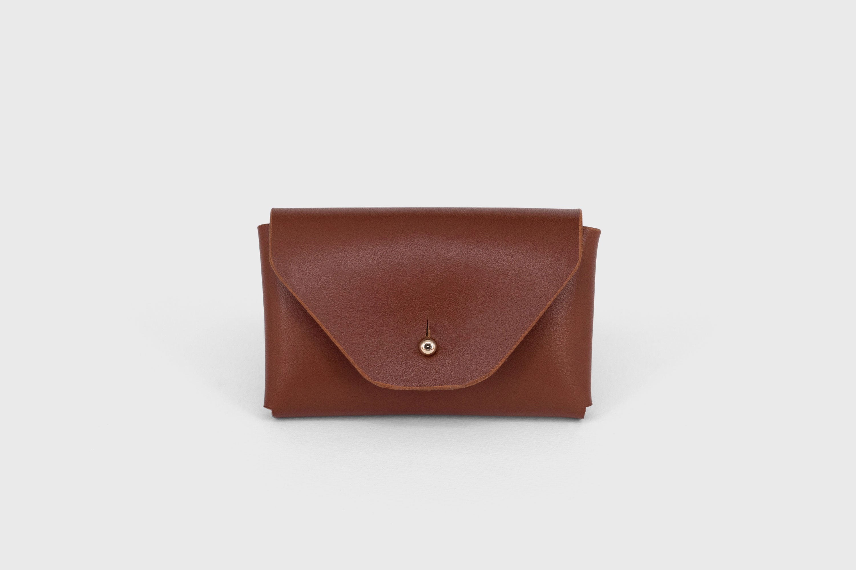 Mini Wallet Leather Dark Brown Color Vegetable Tanned Full Grain Leather Minimalist Modern Design High Quality Premium Handcrafted Quality Atelier Madre Manuel Dreesmann Barcelona Spain