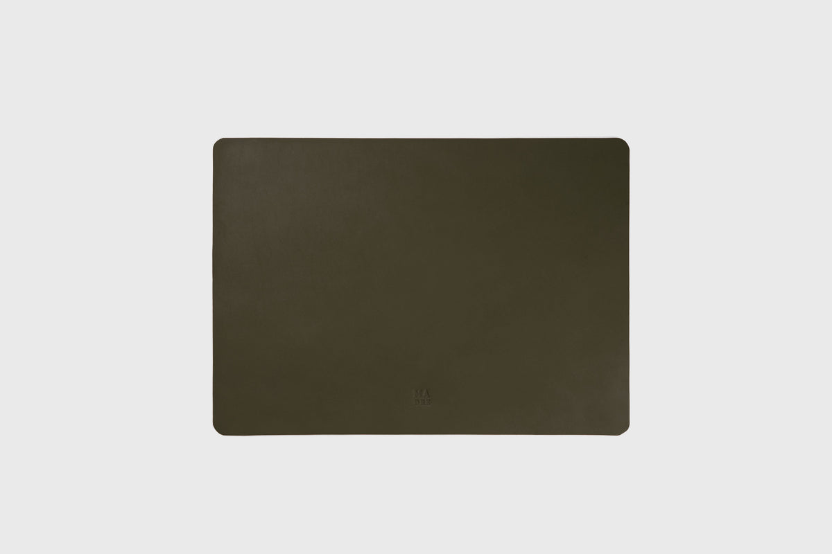 Mousepad Leather Big Olive Green Color Minimalist Personalized Modern Design Portable Flexible Premium Luxury Quality Office Atelier Madre Manuel Dreesmann Barcelona Spain 1