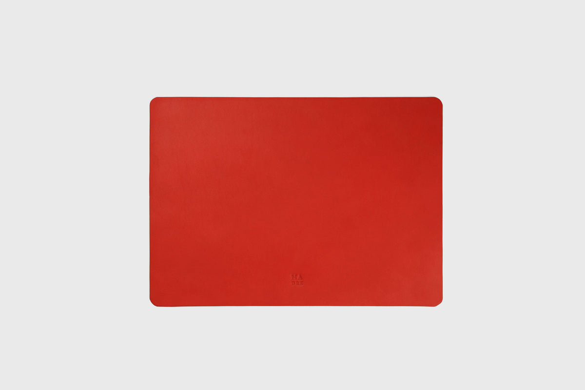 Mousepad Leather Big Red Color Minimalist Personalized Modern Design Portable Flexible Premium Luxury Quality Office Atelier Madre Manuel Dreesmann Barcelona Spain 1