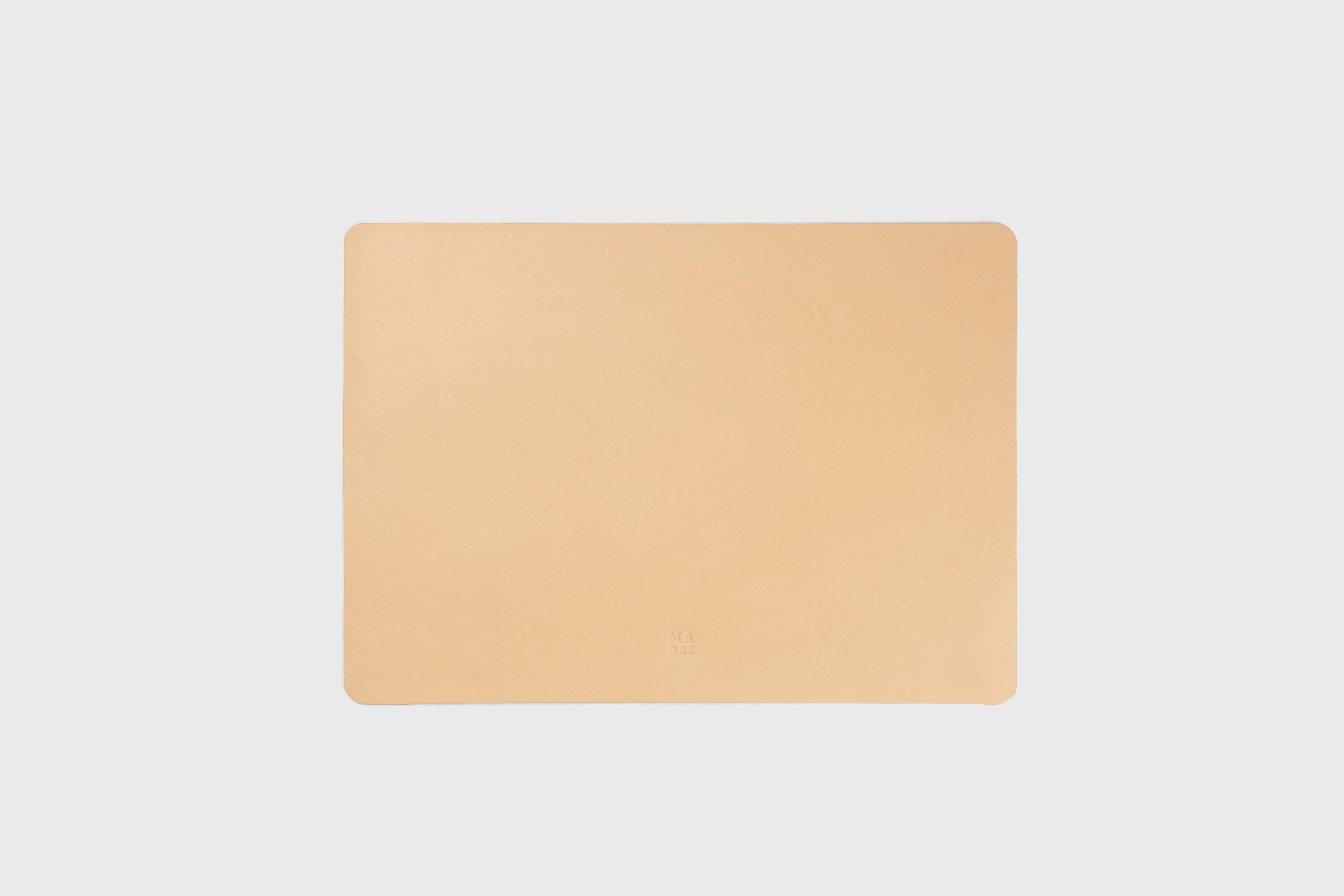 Mouse Pad Big Natural Color Leather Vegetable Tanned Full Grain Leather Minimalistic Modern Design Premium Quality Handmade Performance Atelier Madre Manuel Dreesmann Barcelona Spain