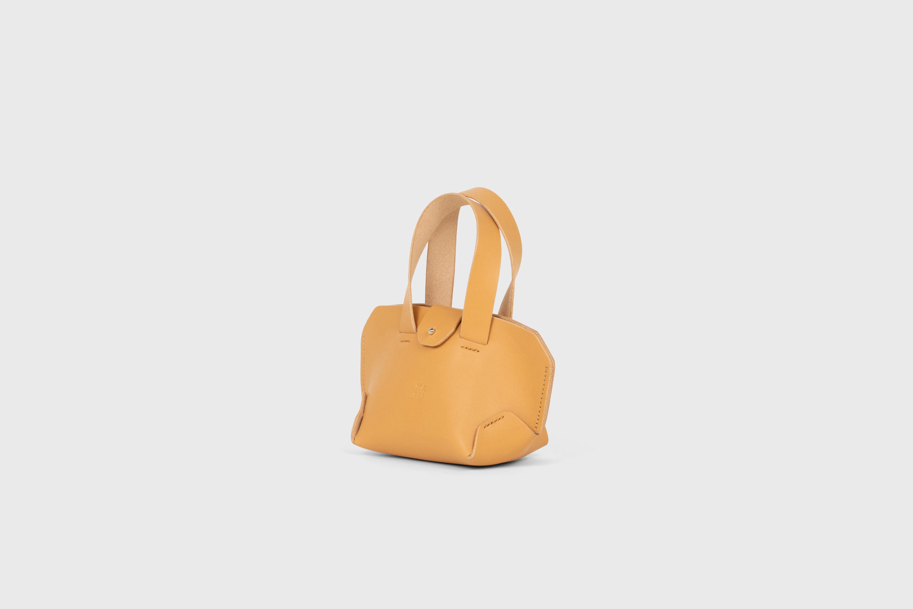 Nano Leather Tote Bag Brown Color Premium Quality Minimalist Design Atelier Madre Manuel Dreesmann Barcelona Spain