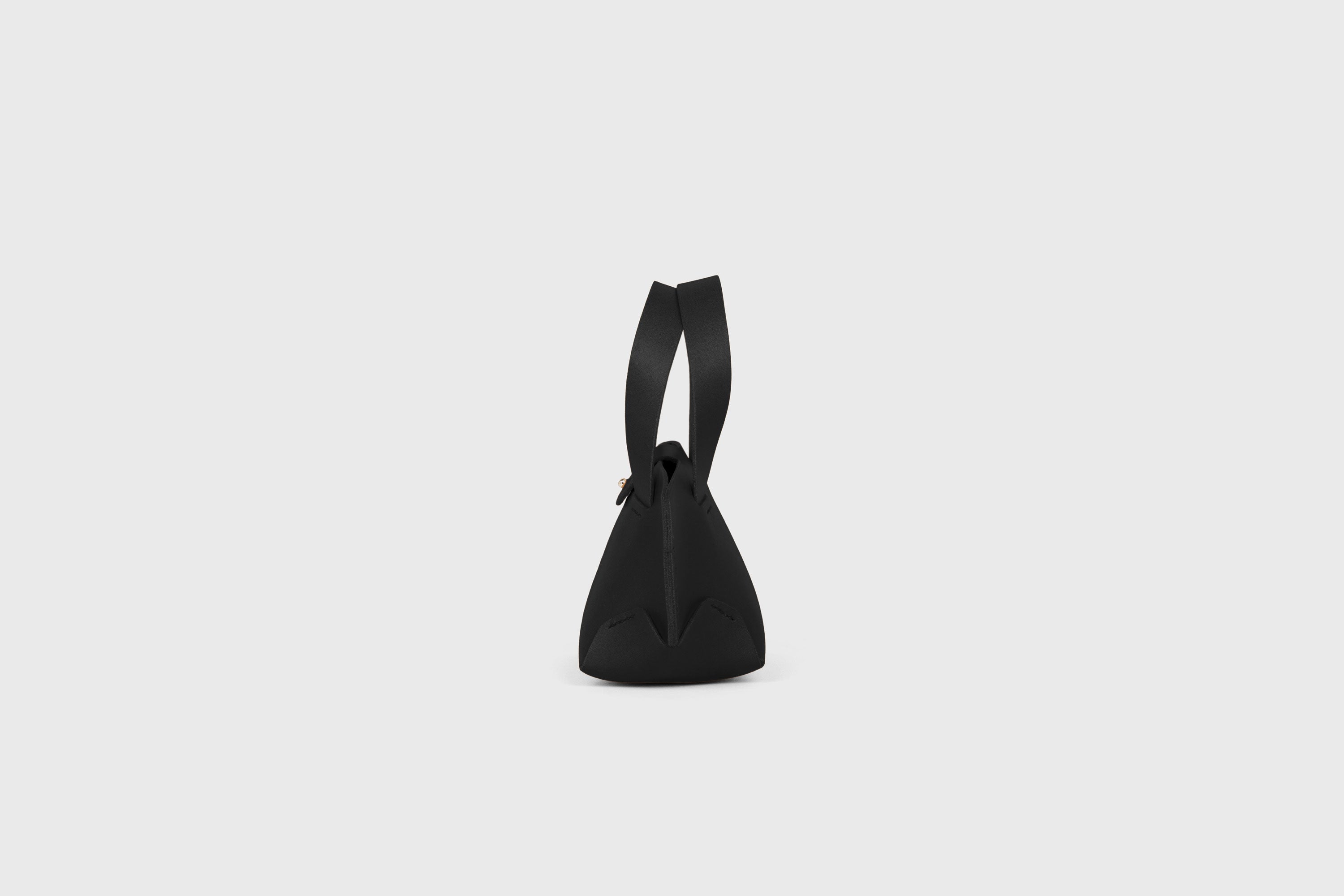 Nano Tote Bag In Black Color In Vegetable Tanned Leather Minimalistic Design Atelier Madre Manuel Dreesmann Barcelona Spain