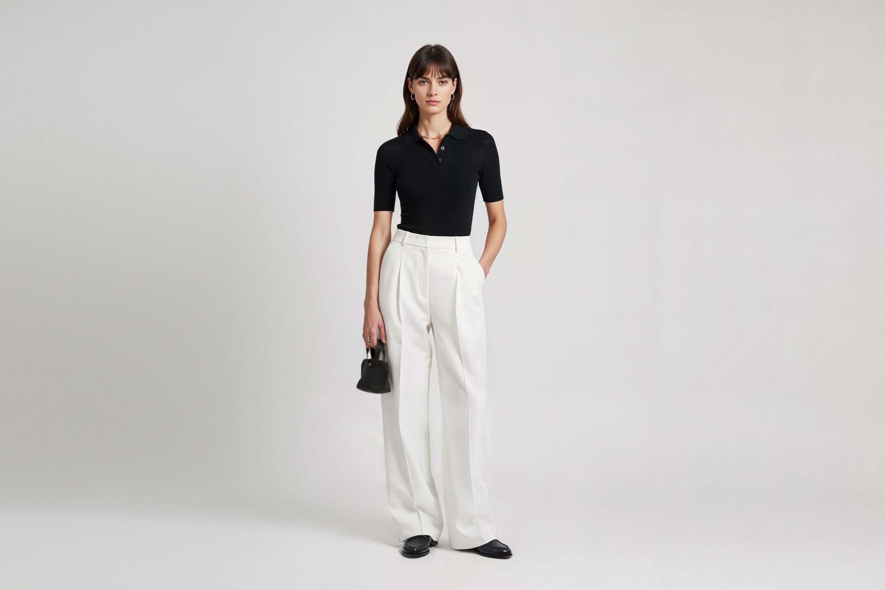 Nano Leather Tote Bag Black Color On A Woman Model Premium Quality Minimalist Design Atelier Madre Manuel Dreesmann Barcelona Spain