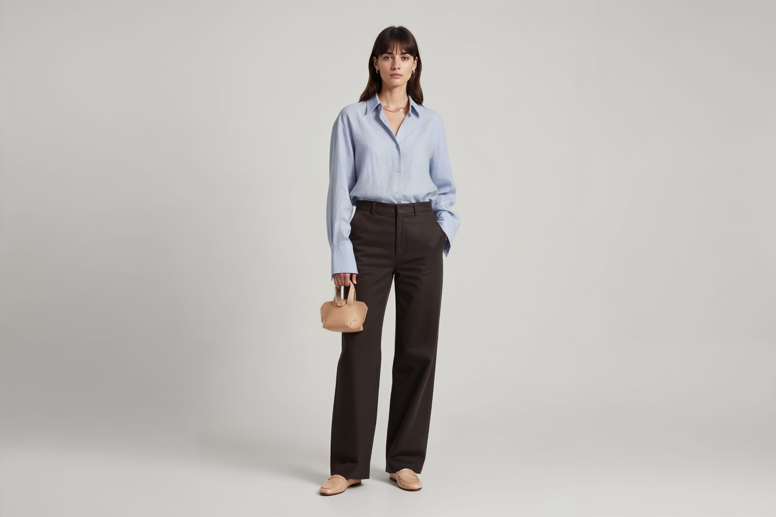 Nano Leather Tote Bag Natural Color On A Woman Model Premium Quality Minimalist Design Atelier Madre Manuel Dreesmann Barcelona Spain