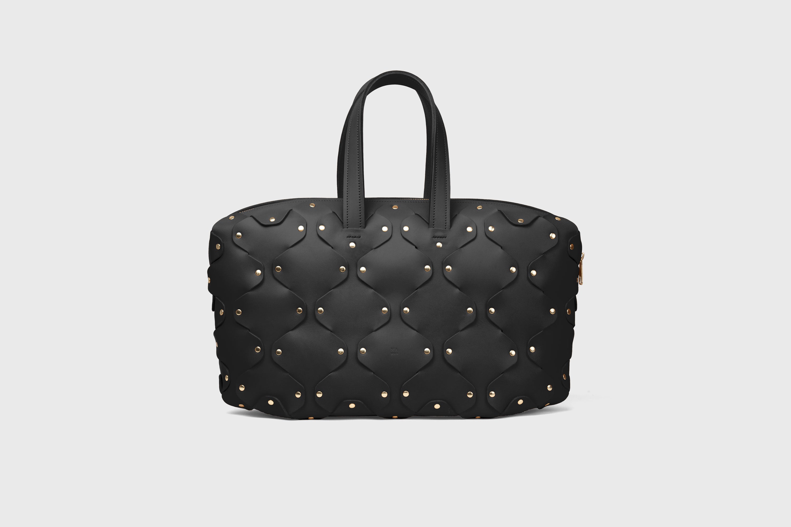 Nauto Leather Bag Black Color Vegetable Tanned Full Grain Spain Brass Rivets Design Minimalist Modern Big Travel Zipper Office Handbag Atelier Madre Manuel Dreesmann Barcelona