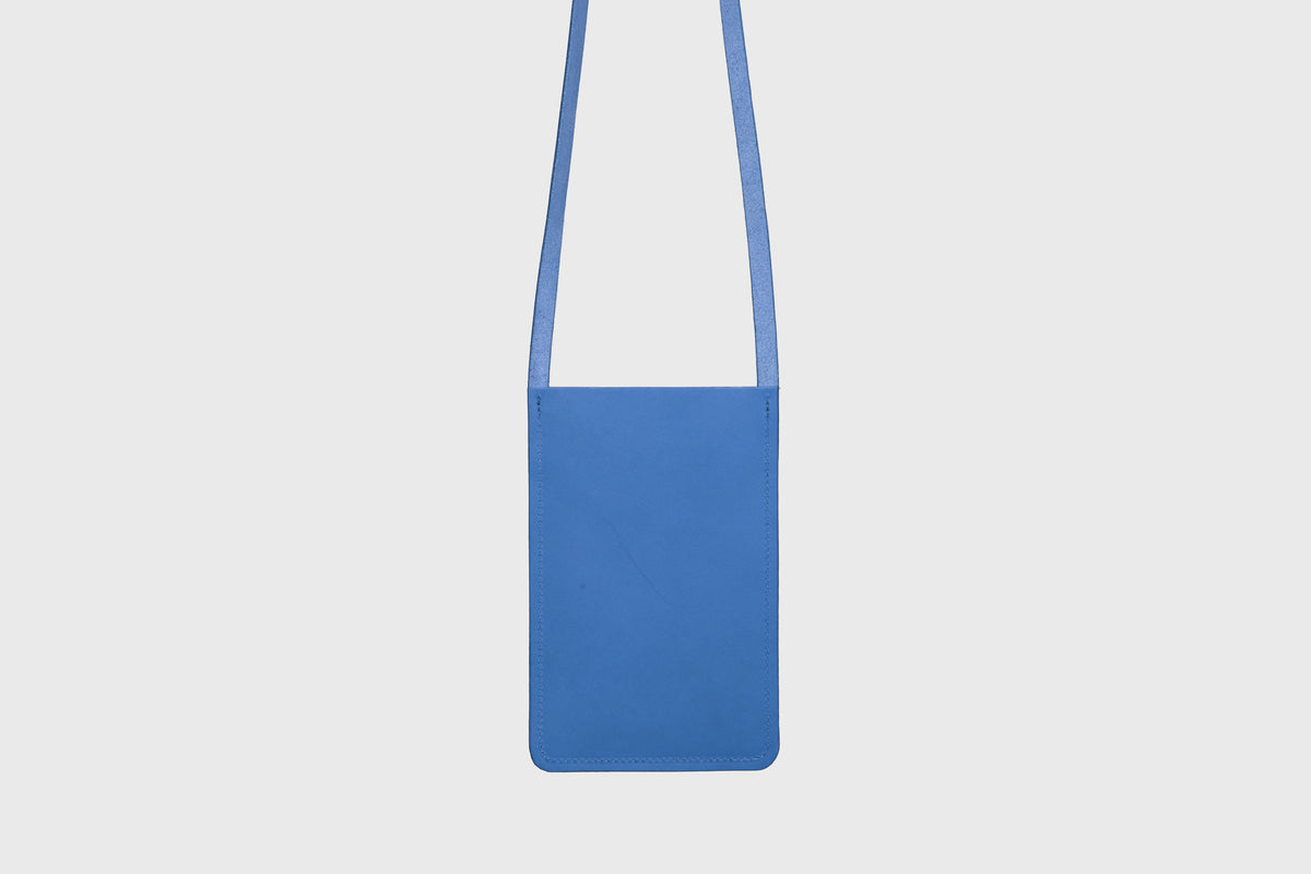 Neck Pouch Leather RoyalBlue Minimalistic Design Atelier Madre Manuel Dreesmann Barcelona Spain 2