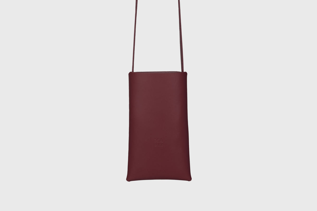 Neck Pouch Wide Burgundy Leather Atelier Madre Manuel Dreesmann Barcelona Spain 1