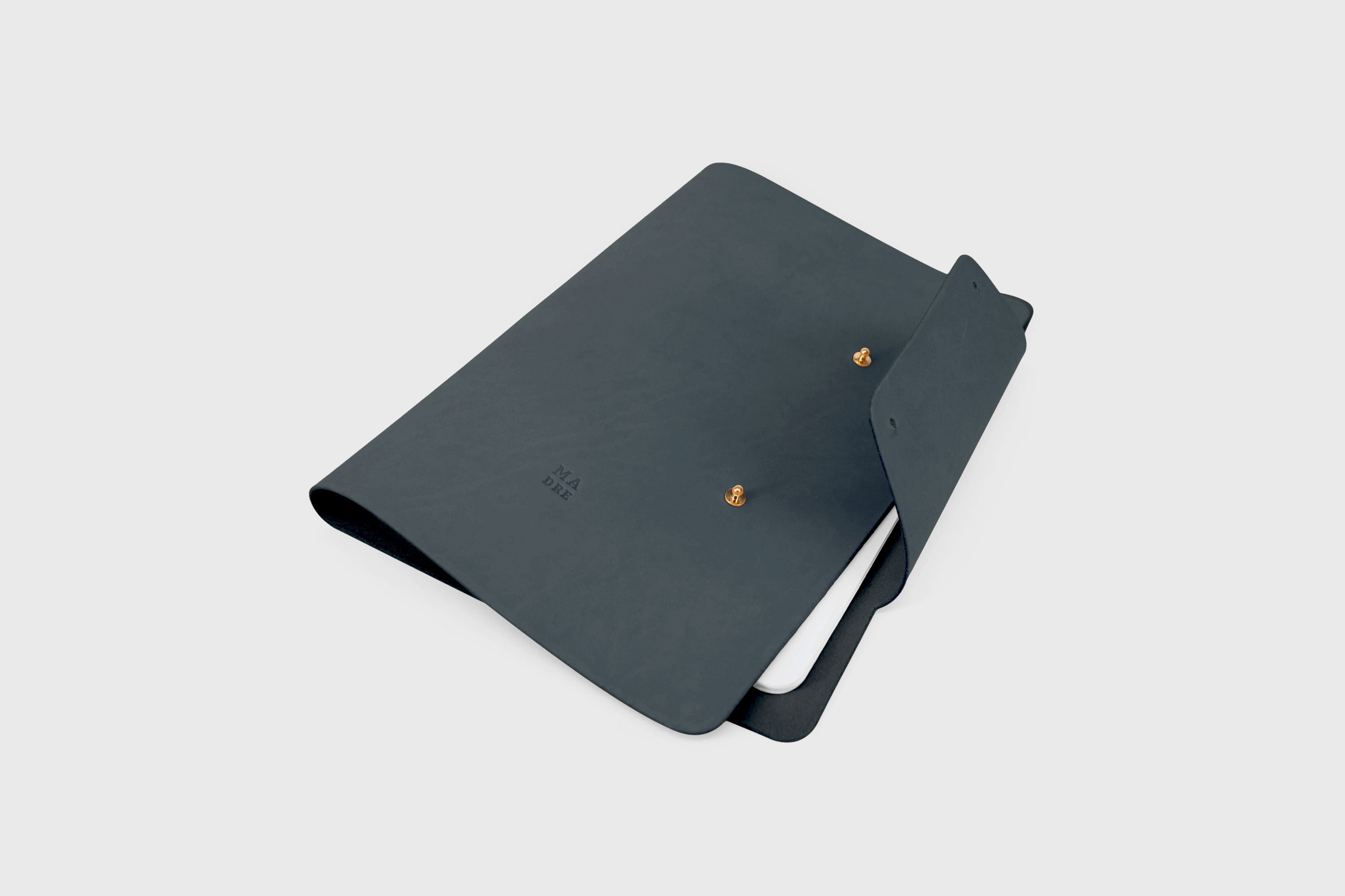 Notebook A4 Journal Leather Marine Blue Color Vachetta Notebook Sketchbook Refillable Modern Minimalist Design Premium Quality Handmade Full Grain Vegetable Tanned Atelier Madre Manuel Dreesmann Barcelona