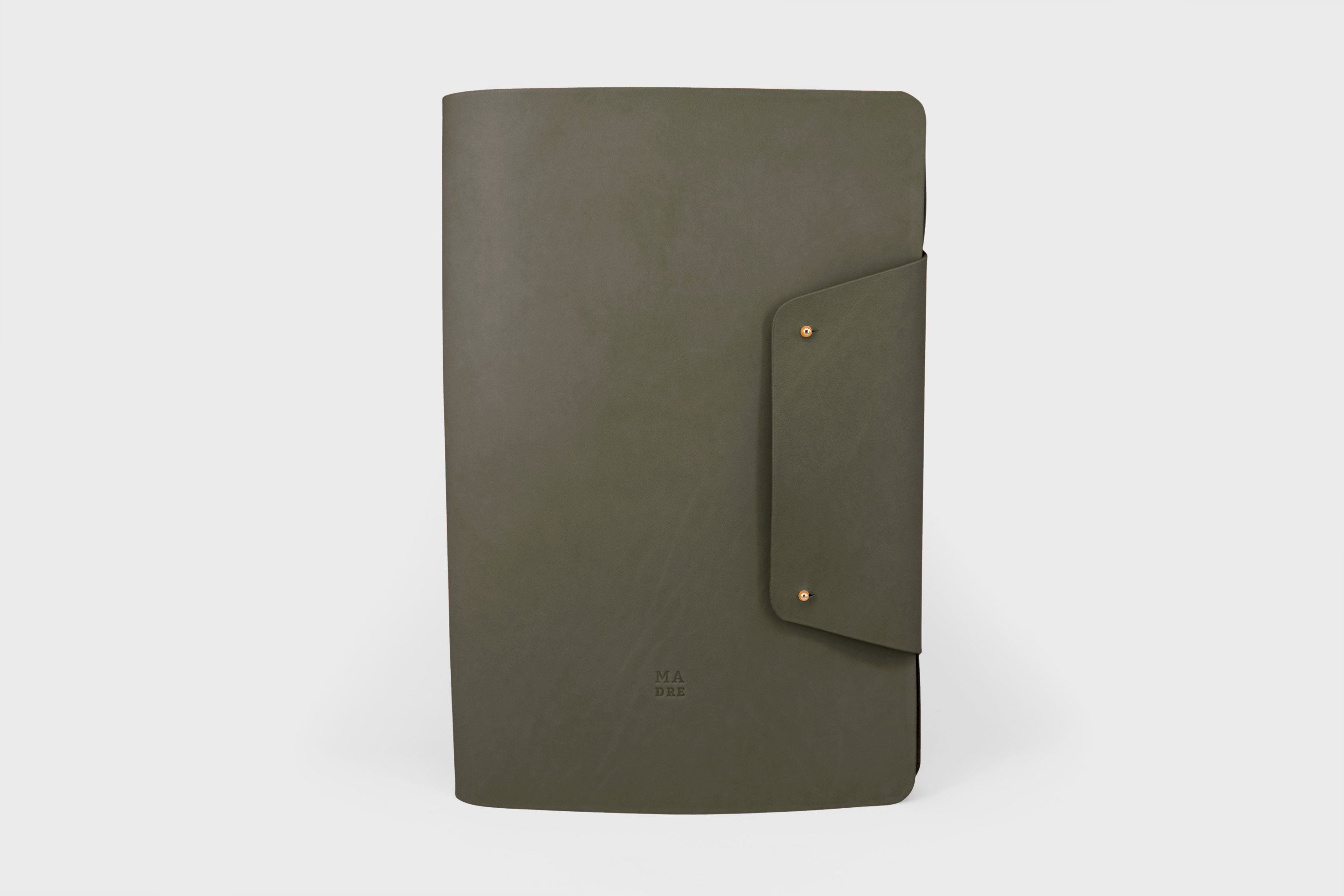 Notebook A4 Journal Leather Olive Green Color Vachetta Notebook Sketchbook Refillable Modern Minimalist Design Premium Quality Handmade Full Grain Vegetable Tanned Atelier Madre Manuel Dreesmann Barcelona