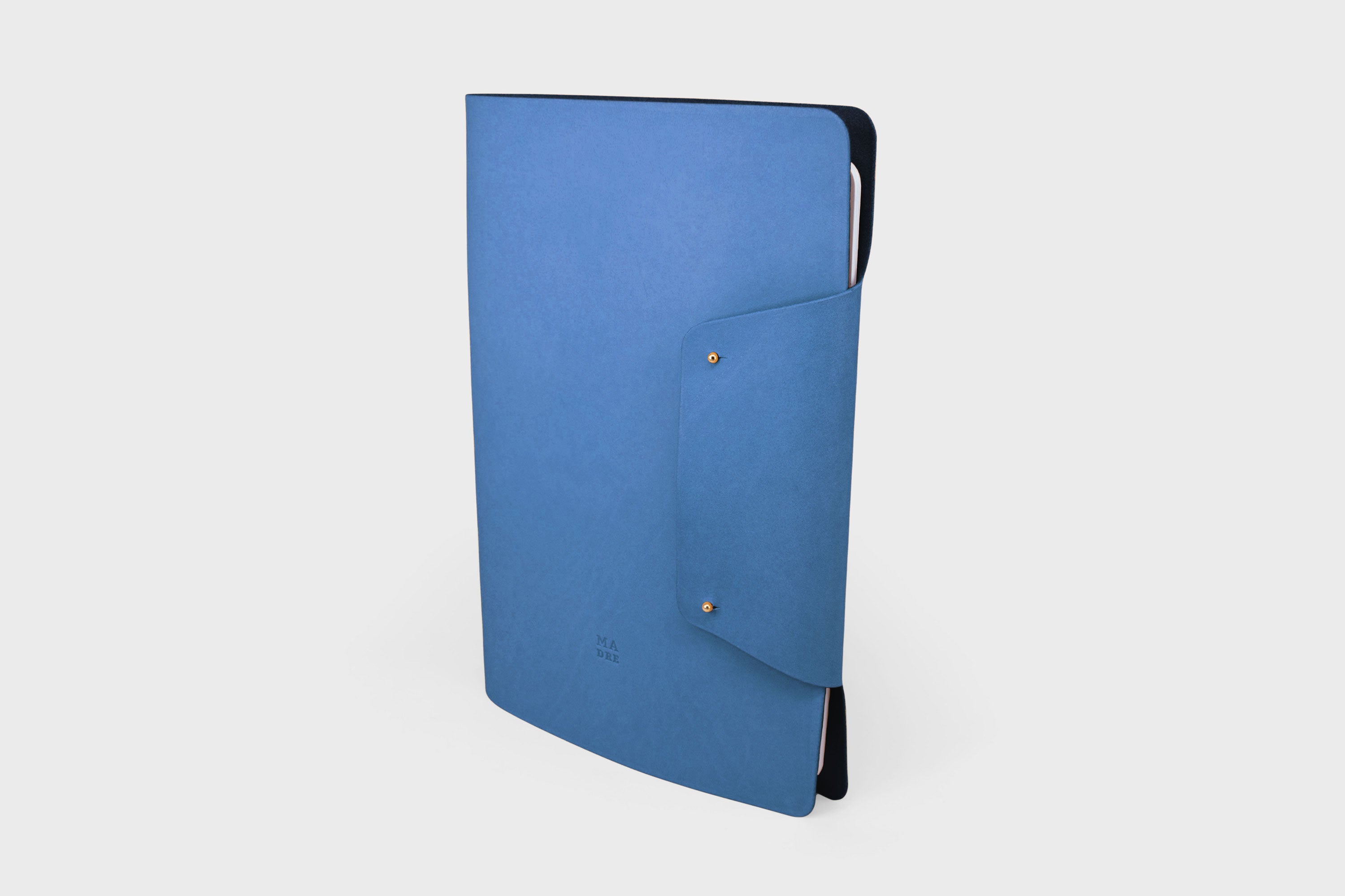 Notebook A4 Journal Leather Royal Blue Color Vachetta Notebook Sketchbook Refillable Modern Minimalist Design Premium Quality Handmade Full Grain Vegetable Tanned Atelier Madre Manuel Dreesmann Barcelona