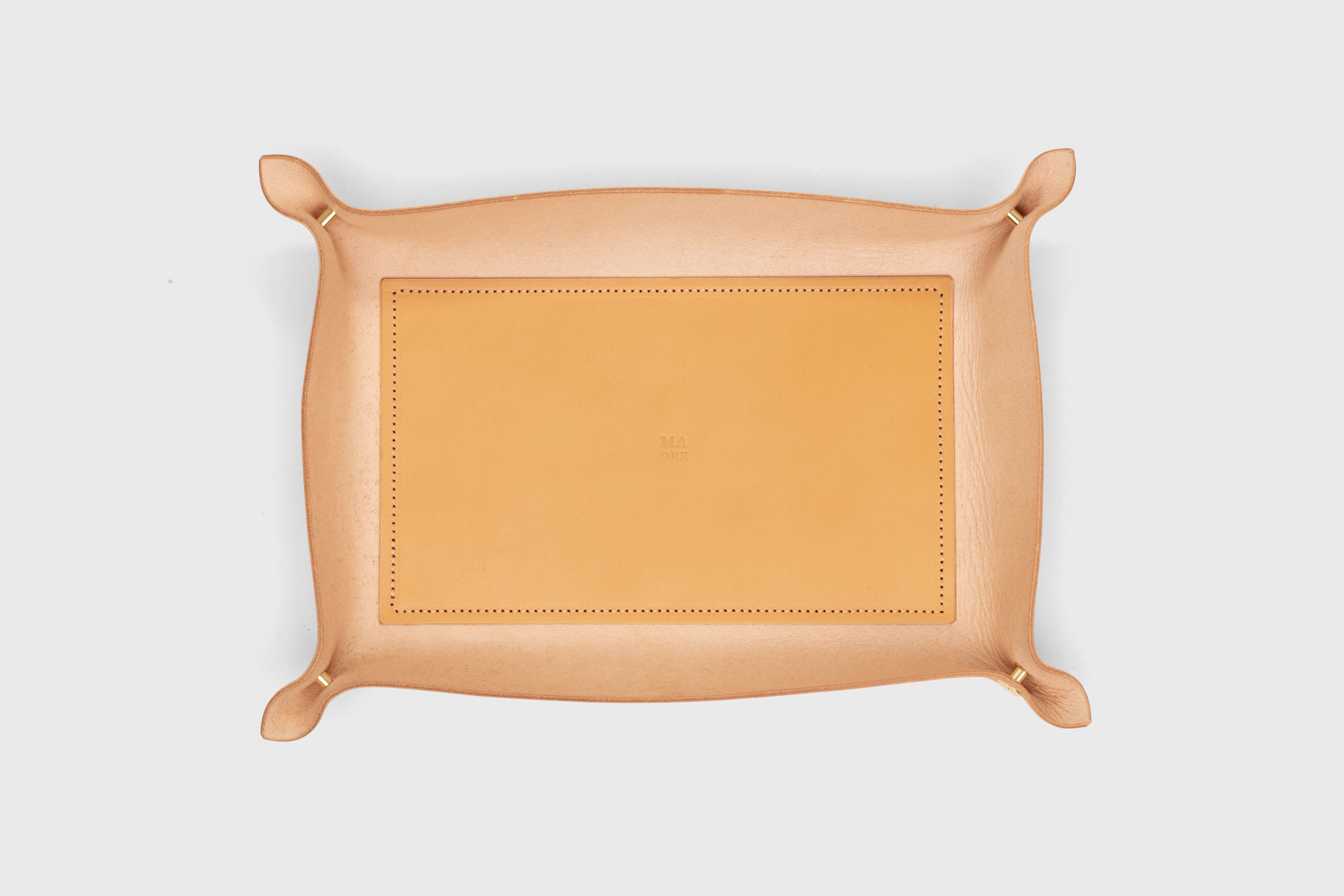 Leather Tray Large Size In Brown Color Vegetable Tanned Leather Minimalistic Design Atelier Madre Manuel Dreesmann Barcelona Spain