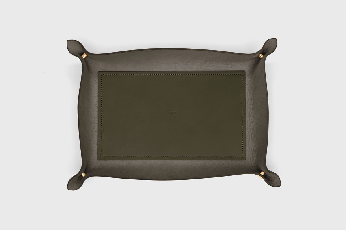 Pablo Leather Tray Large Size Olive Green Color Minimalistic Design Atelier Madre Manuel Dreesmann Barcelona Spain 1