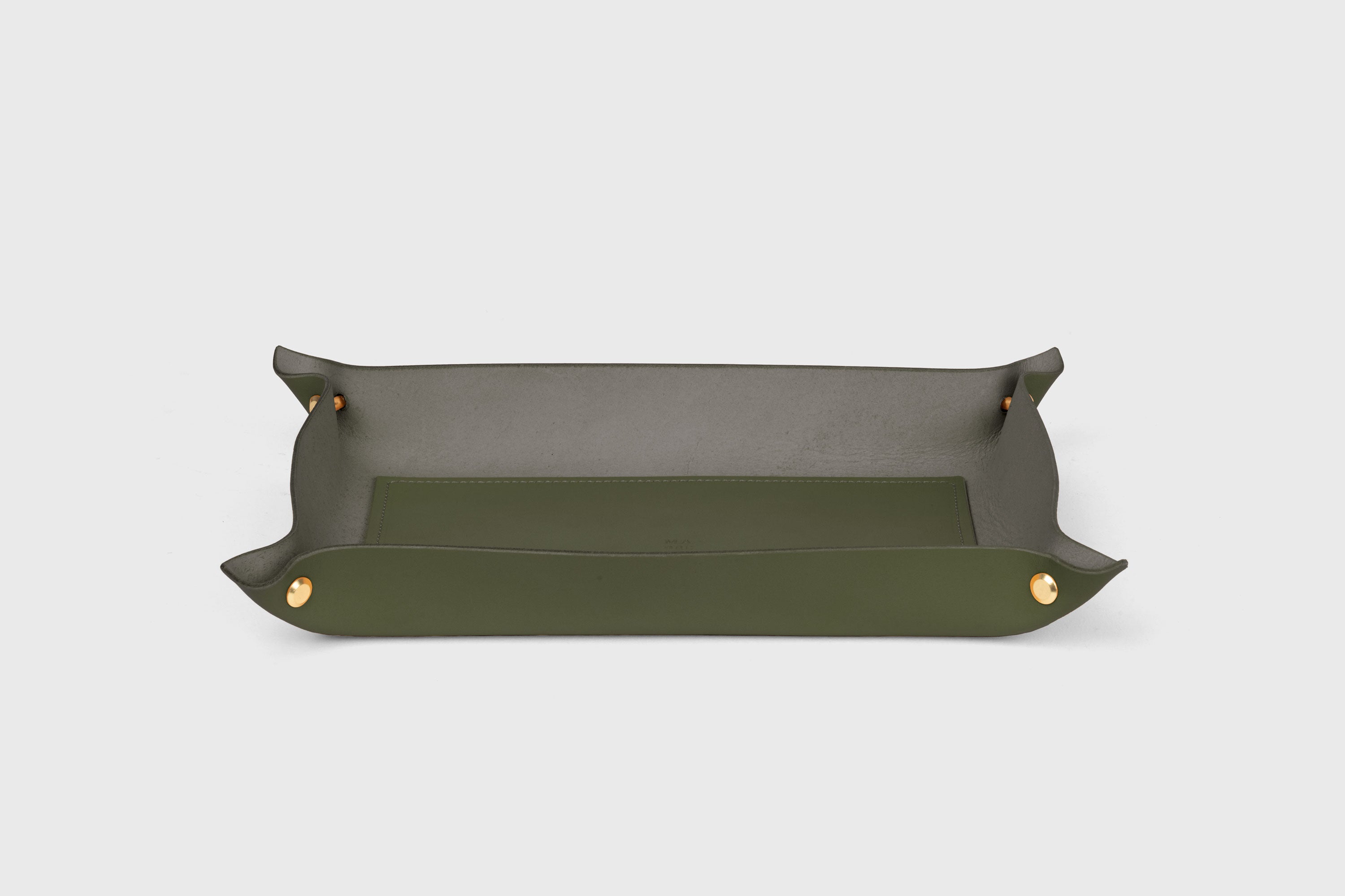 Leather Tray Large Size In Olive Green Vegetable Tanned Leather Minimalistic Design Atelier Madre Manuel Dreesmann Barcelona Spain