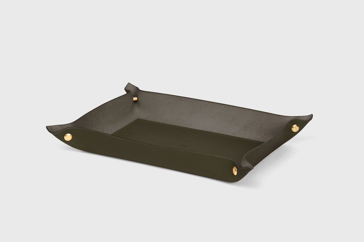 Pablo Leather Tray Large Size Olive Green Color Minimalistic Design Atelier Madre Manuel Dreesmann Barcelona Spain 3