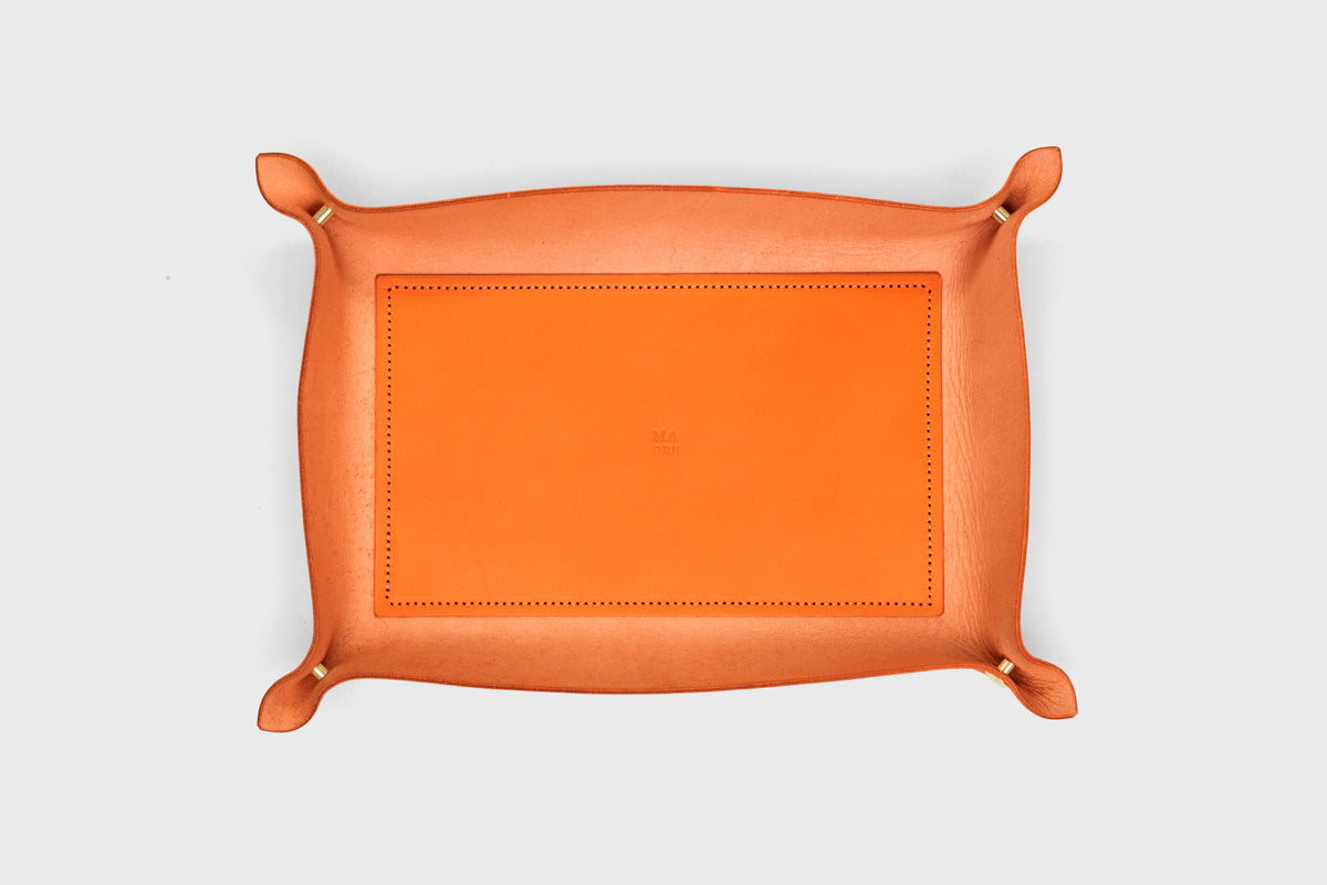 Pablo Leather Tray Large Size Orange Color Minimalistic Design Atelier Madre Manuel Dreesmann Barcelona Spain 1