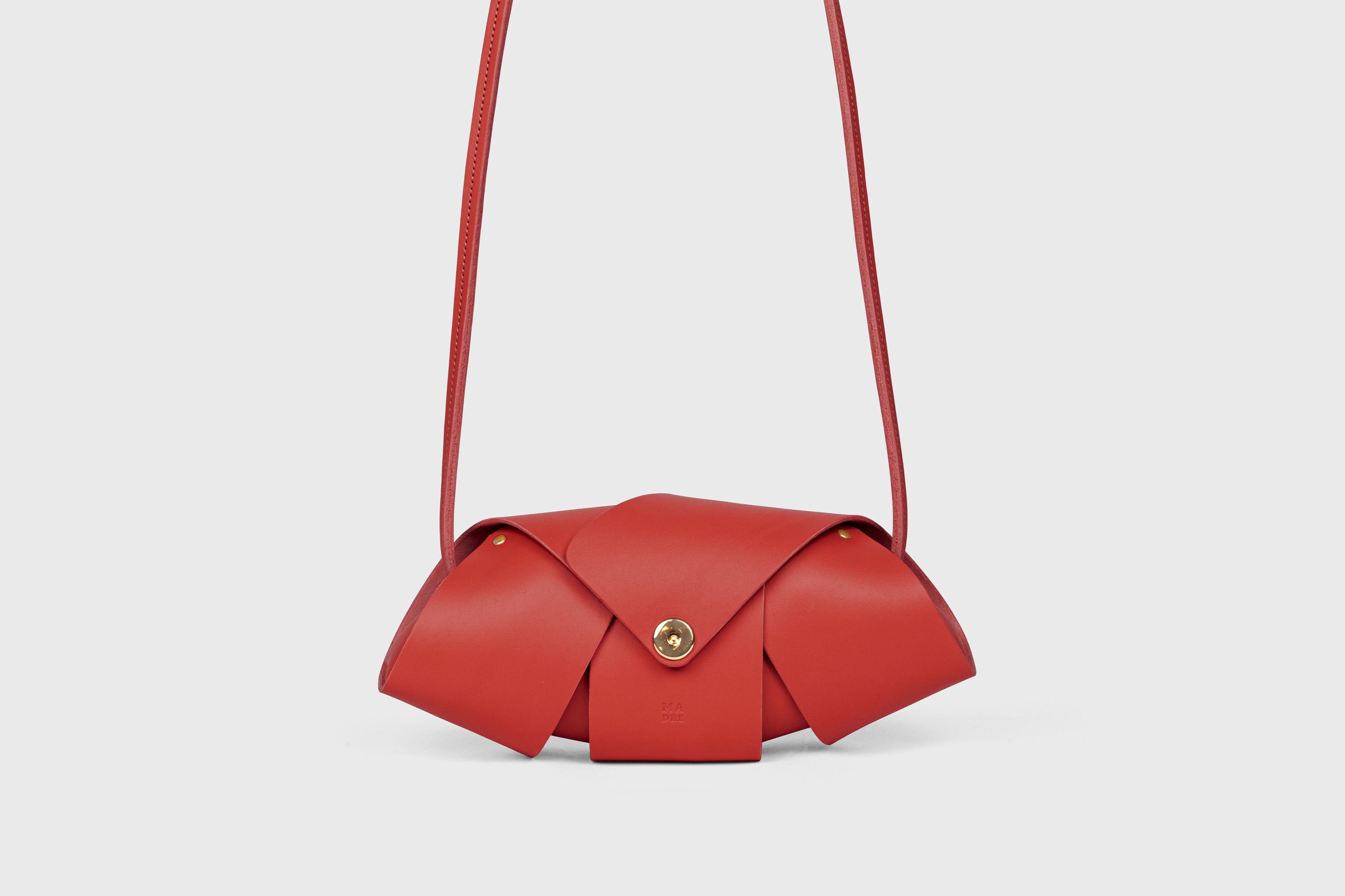 Panino Bag Red Leather Magnetic Closure Full Grain Vegetable Tanned Leather High Quality Modern Minimalistic Design Atelier Madre Manuel Dreesmann Barcelona Spain