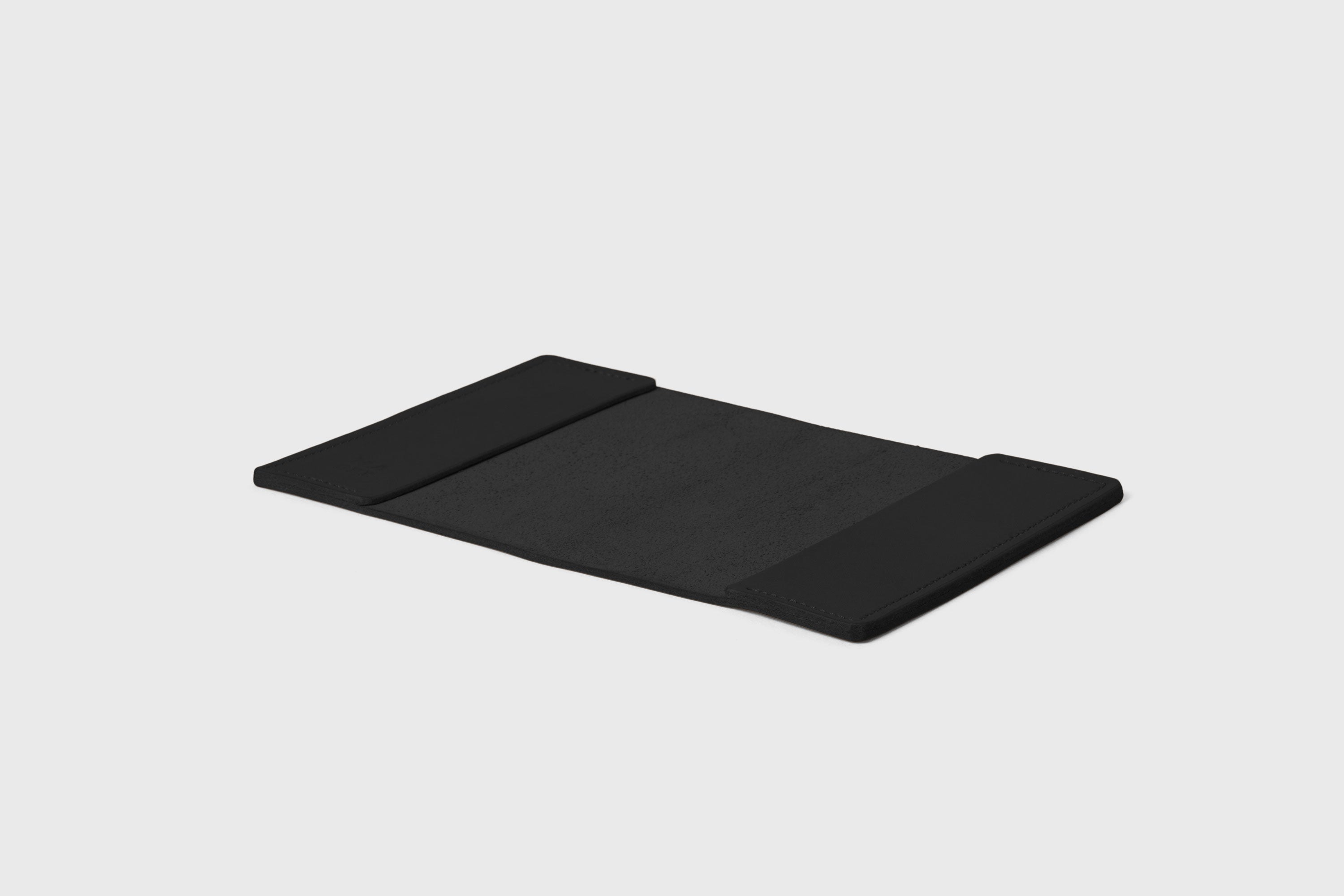 Passport Cover Holder Leather Black Leather Sleeve Case Minimalistic Design Modern Premium Quality Handcraft Vegetable Tanned Leather Manuel Dreesmann Atelier Madre Barcelona Spain