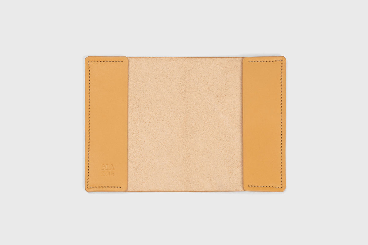 Passport Cover Leather Brown Colour Leather Vegetable Tanned Modern Minimal Design Premium Quality Atelier Madre Manuel Dreesmann Barcelona 1