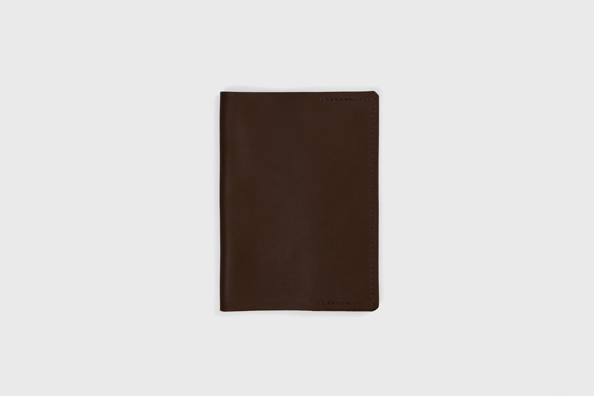 Passport Cover Leather Chocolate Brown Colour Leather Vegetable Tanned Modern Minimal Design Premium Quality Atelier Madre Manuel Dreesmann Barcelona 2
