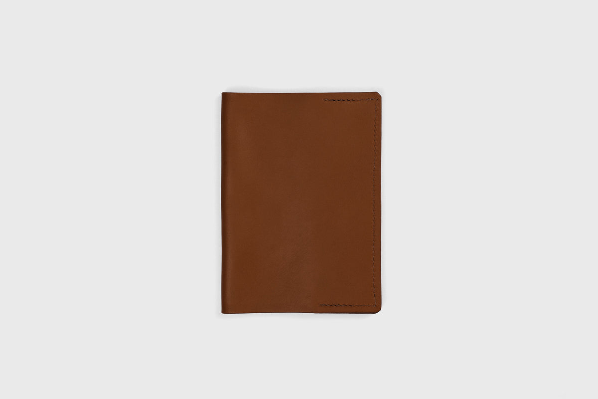 Passport Cover Leather Dark Brown Colour Leather Vegetable Tanned Modern Minimal Design Premium Quality Atelier Madre Manuel Dreesmann Barcelona 2