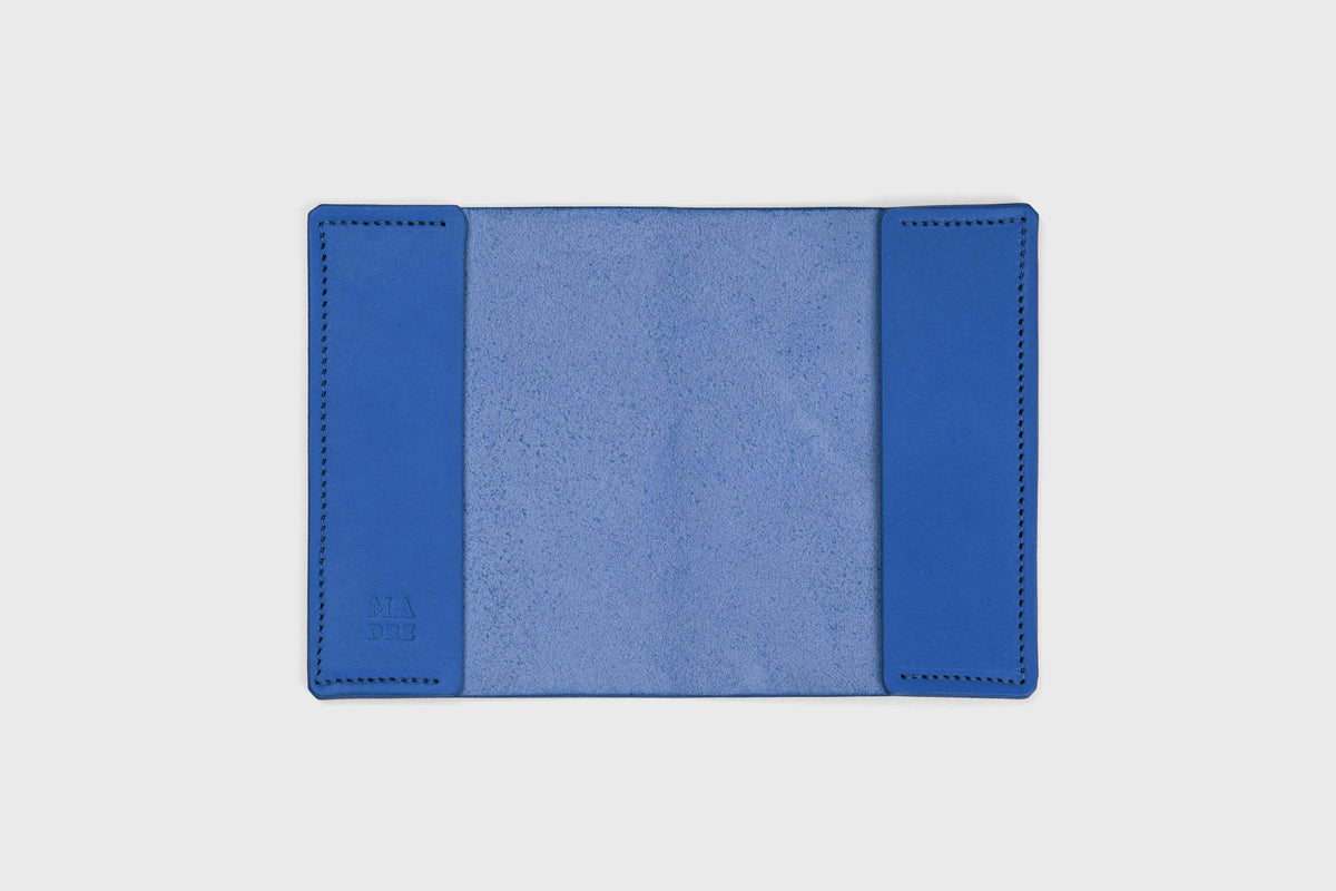Passport Cover Leather Royal Blue Colour Leather Vegetable Tanned Modern Minimal Design Premium Quality Atelier Madre Manuel Dreesmann Barcelona 1