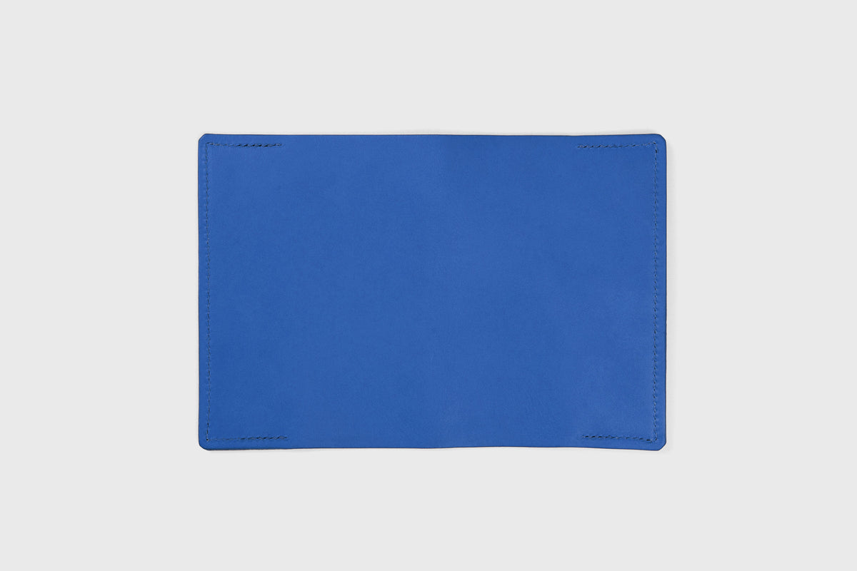 Passport Cover Leather Royal Blue Colour Leather Vegetable Tanned Modern Minimal Design Premium Quality Atelier Madre Manuel Dreesmann Barcelona 3