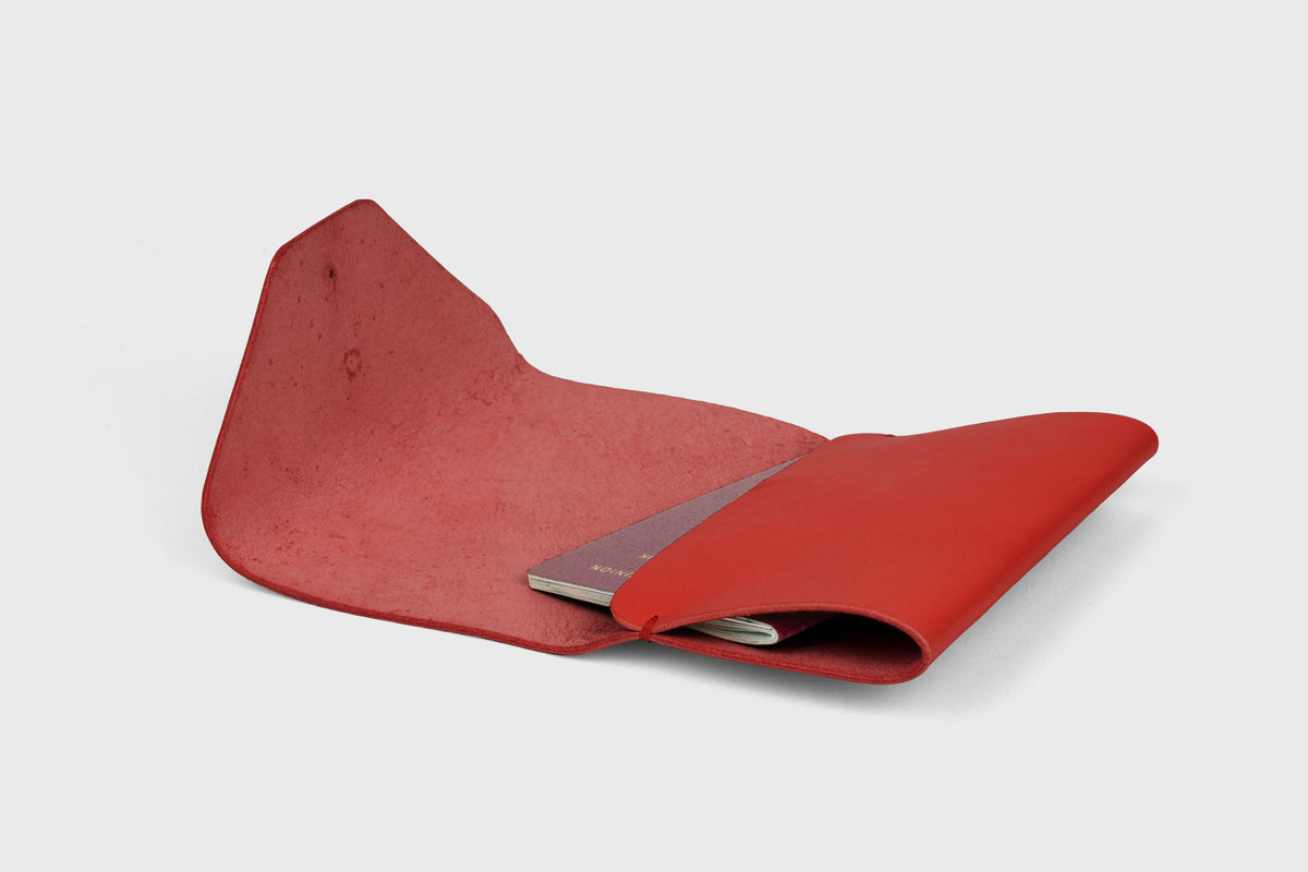 Passport Holder Red Leather Atelier Madre Manuel Dreesmann Barcelona Spain 3