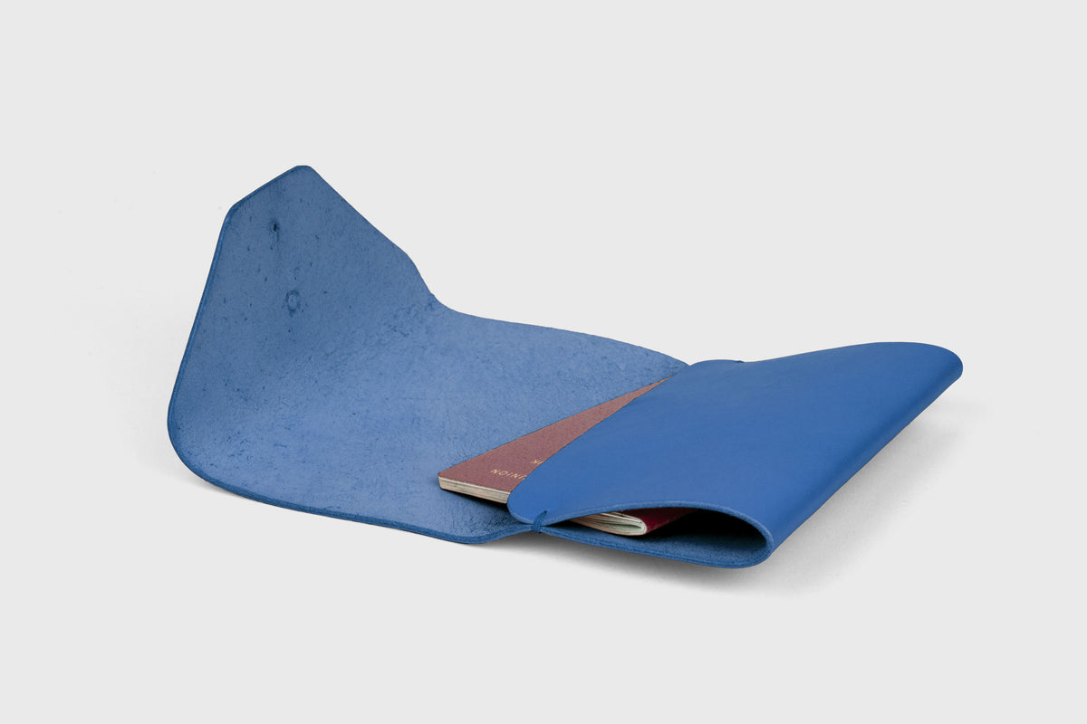 Passport Holder Royal Blue Leather Atelier Madre Manuel Dreesmann Barcelona Spain 4