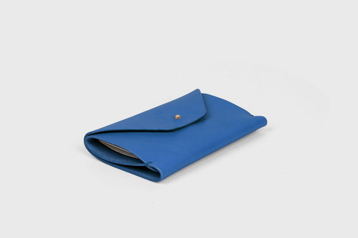 Passport Holder Royal Blue Leather Atelier Madre Manuel Dreesmann Barcelona Spain 5