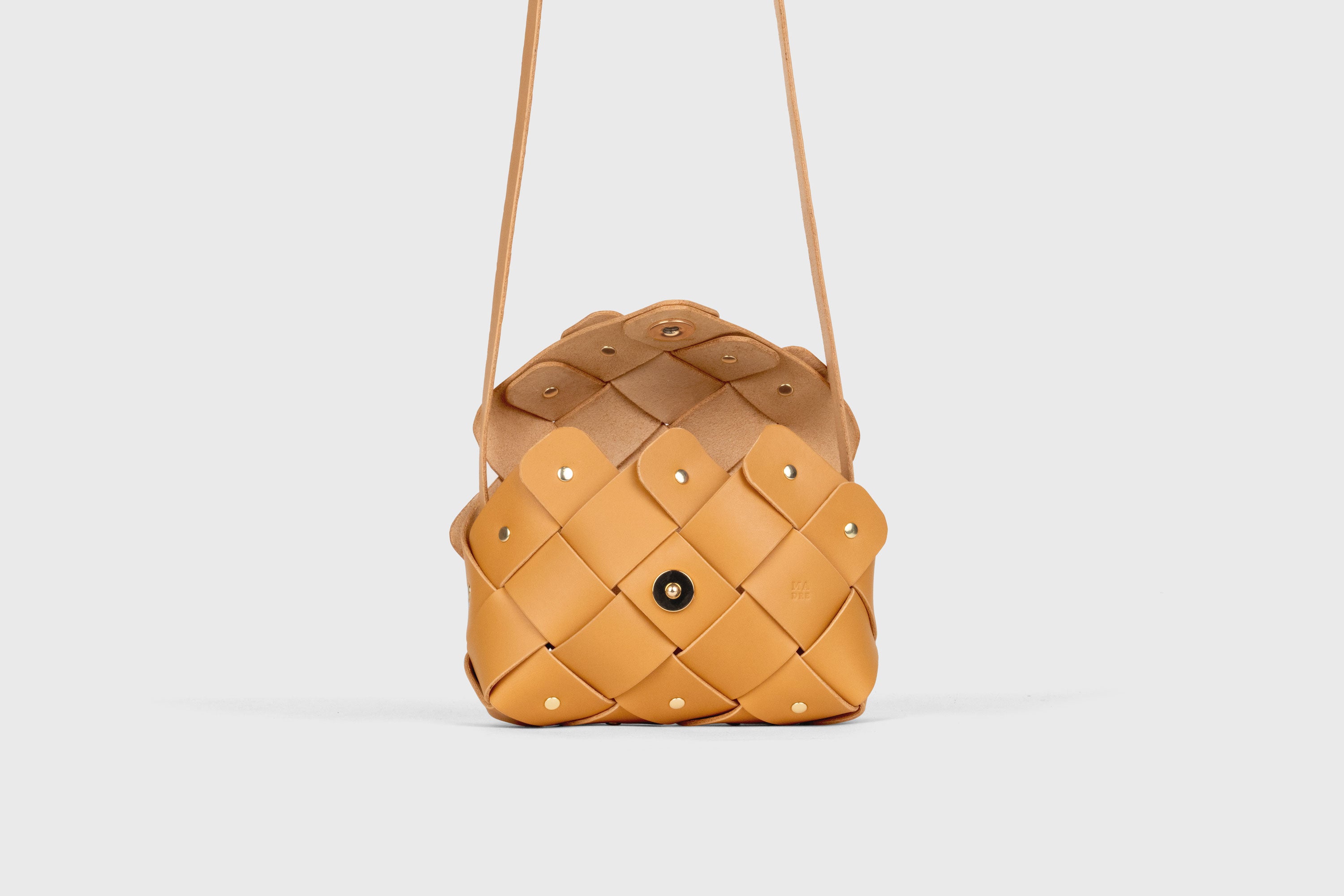 Pine Flap Bag Small In Brown Color In Vegetable Tanned Leather Woven Design Atelier Madre Manuel Dreesmann Barcelona Spain