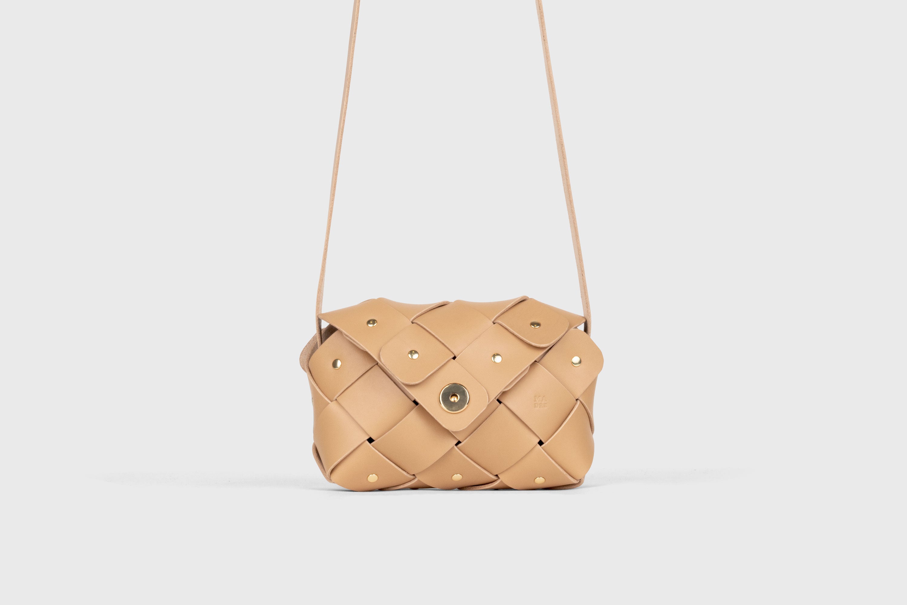 Pine Flap Bag Small In Natural Color In Vegetable Tanned Leather Woven Design Atelier Madre Manuel Dreesmann Barcelona Spain