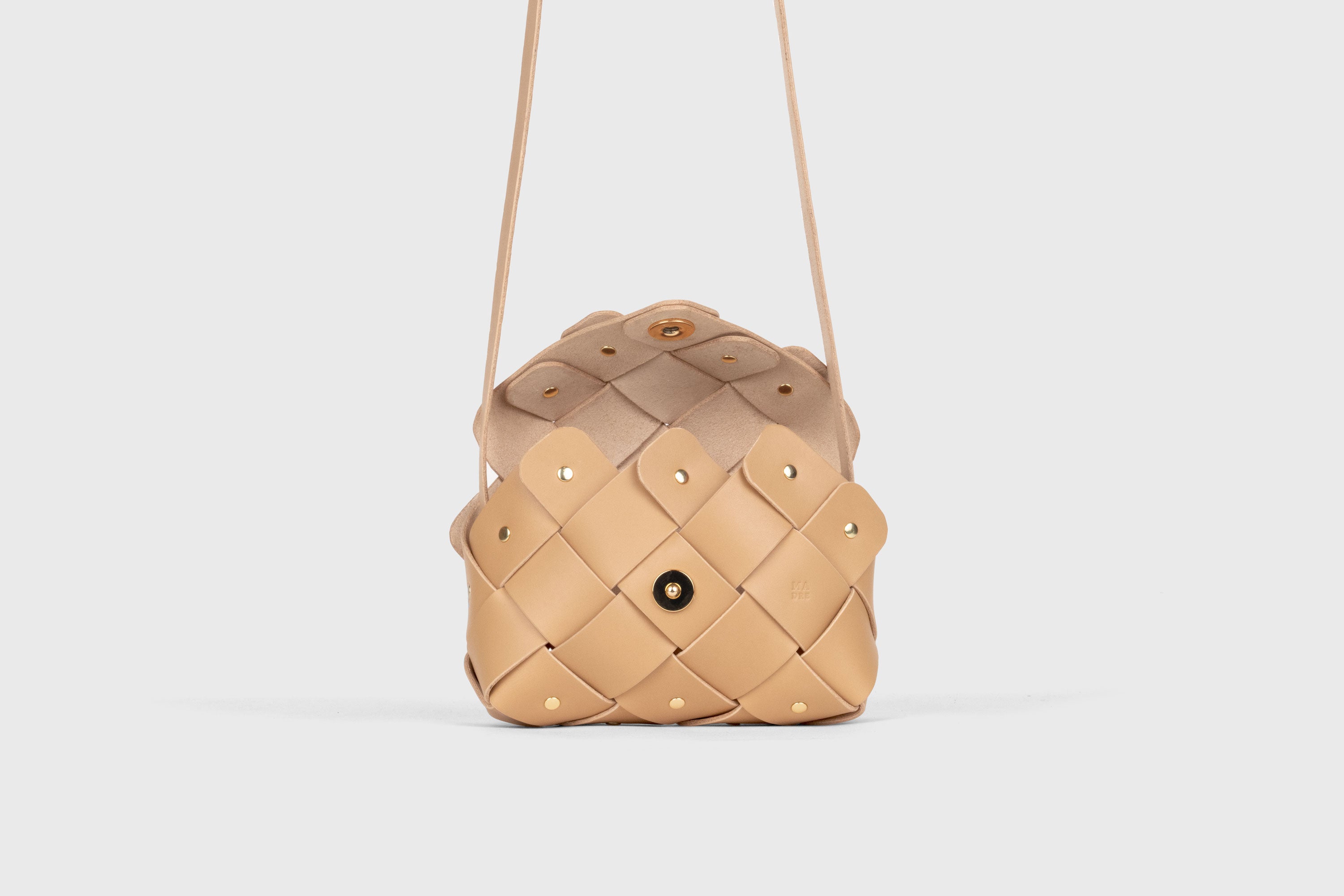 Pine Flap Bag Small In Natural Color In Vegetable Tanned Leather Woven Design Atelier Madre Manuel Dreesmann Barcelona Spain
