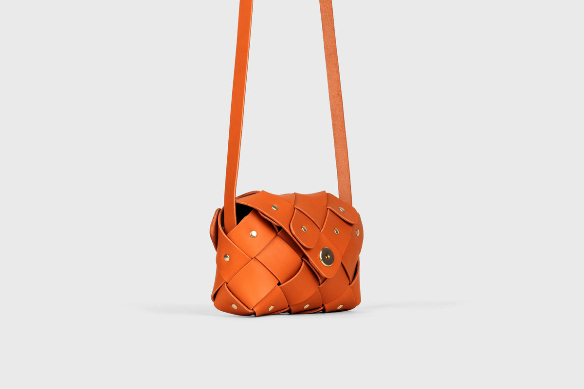 Pine Flap Bag Small Orange Leather Atelier Madre Manuel Dreesmann Barcelona Spain 5